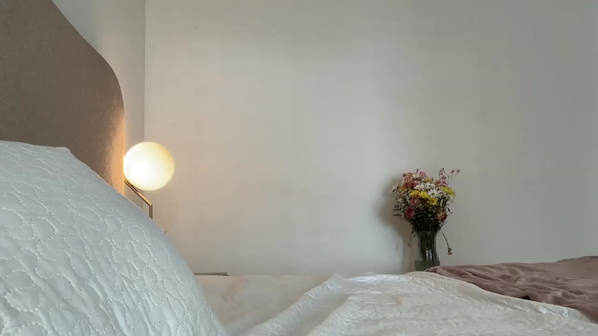Gallery image thumbnail from MissMay's myfreecams stream on, 09/19/2026, 20:48 image 7 of 20