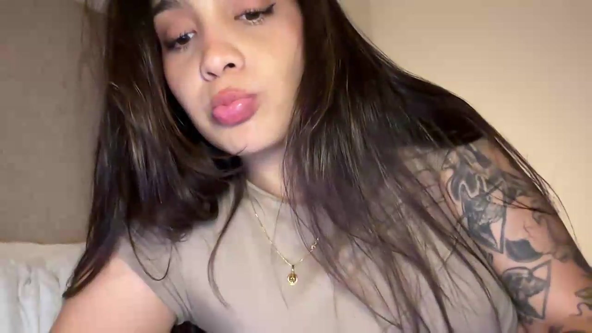 Gallery image thumbnail from MissMay's myfreecams stream on, 09/25/2026, 03:48 image 18 of 20