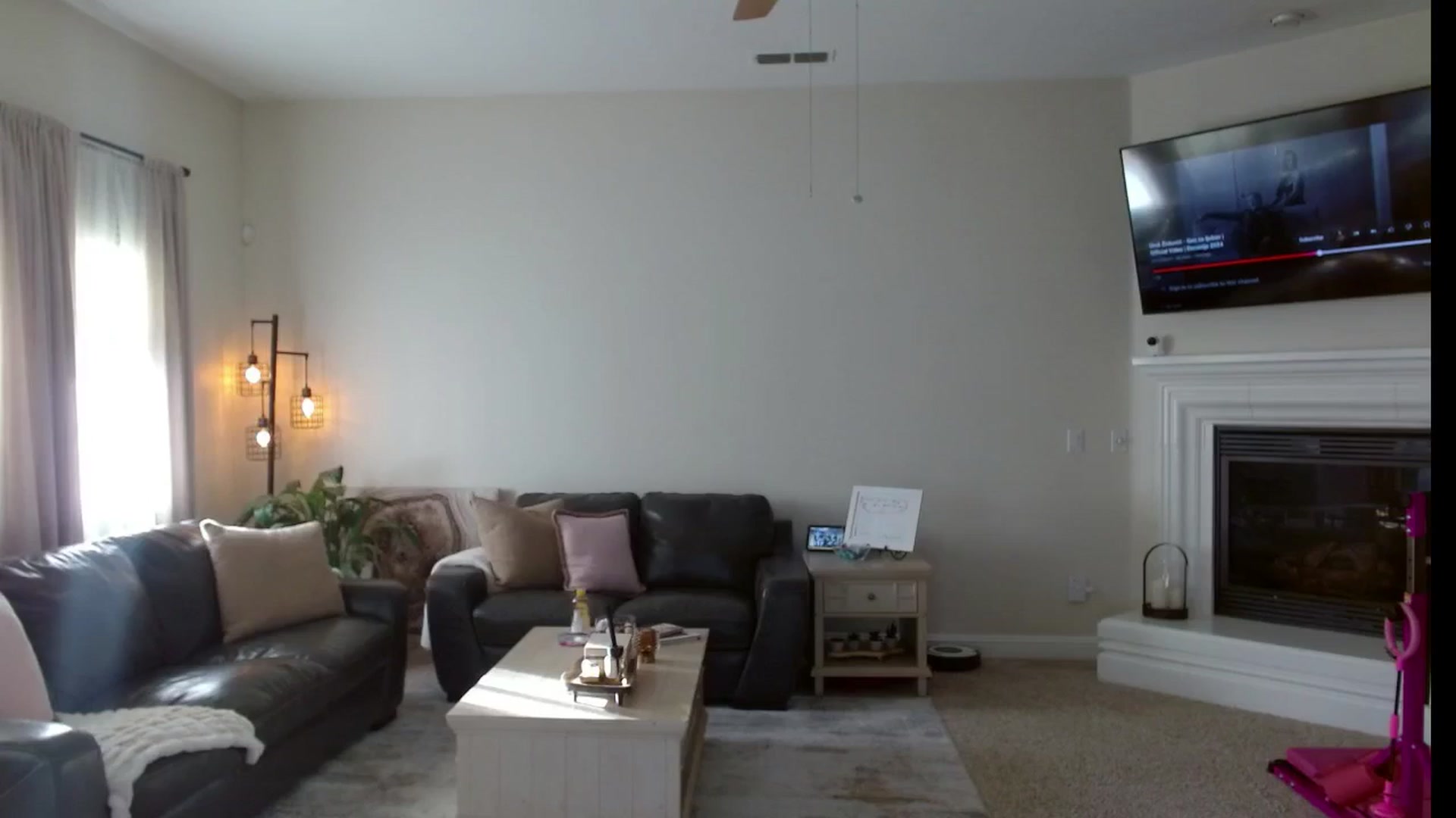 Gallery image thumbnail from MissMayah's myfreecams stream on, 04/19/2025, 02:12 image 10 of 20