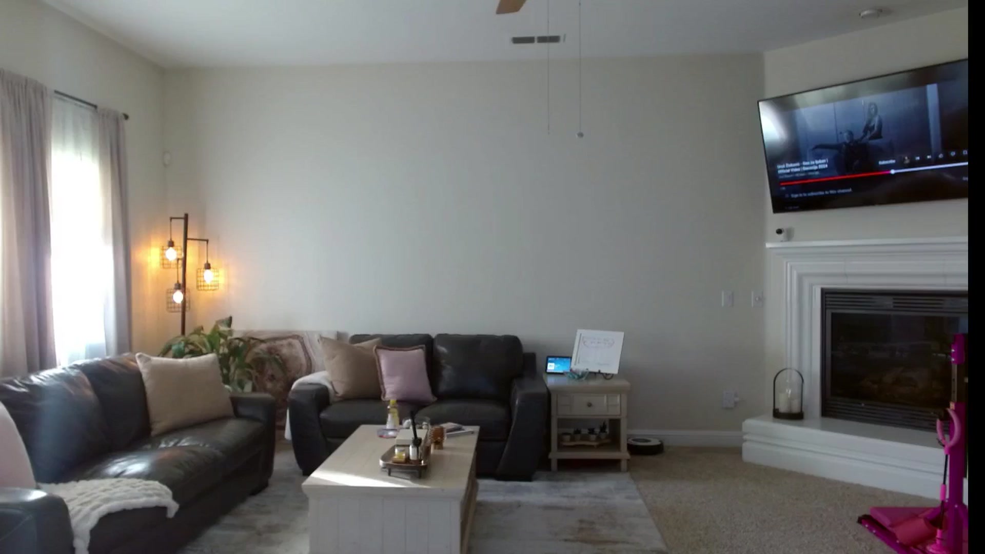 Gallery image thumbnail from MissMayah's myfreecams stream on, 04/19/2025, 02:12 image 11 of 20