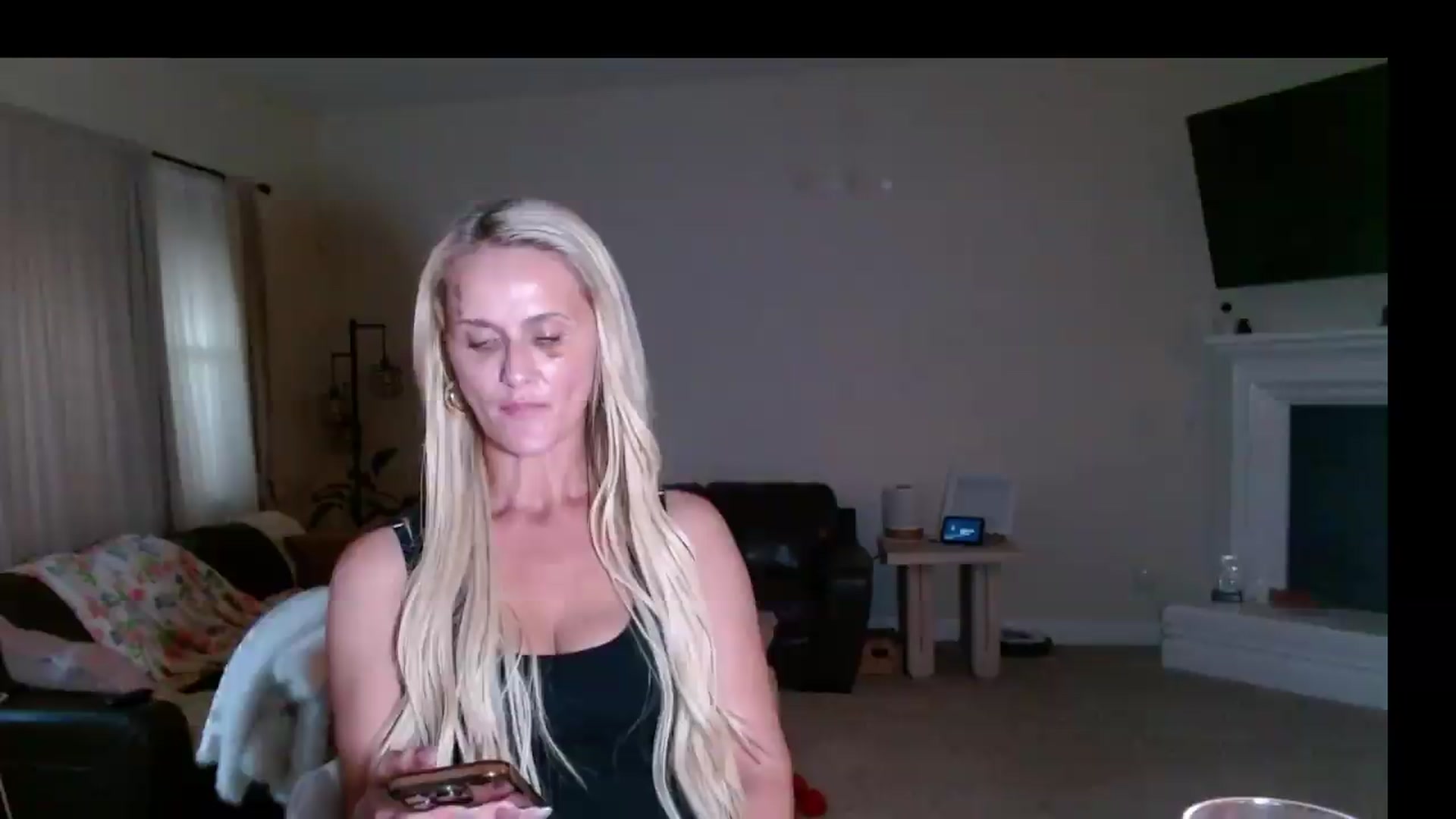 Gallery image thumbnail from MissMayah's myfreecams stream on, 08/10/2026, 03:07 image 7 of 20