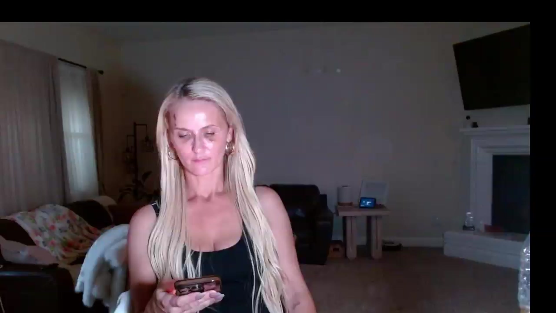Gallery image thumbnail from MissMayah's myfreecams stream on, 08/10/2026, 03:07 image 10 of 20