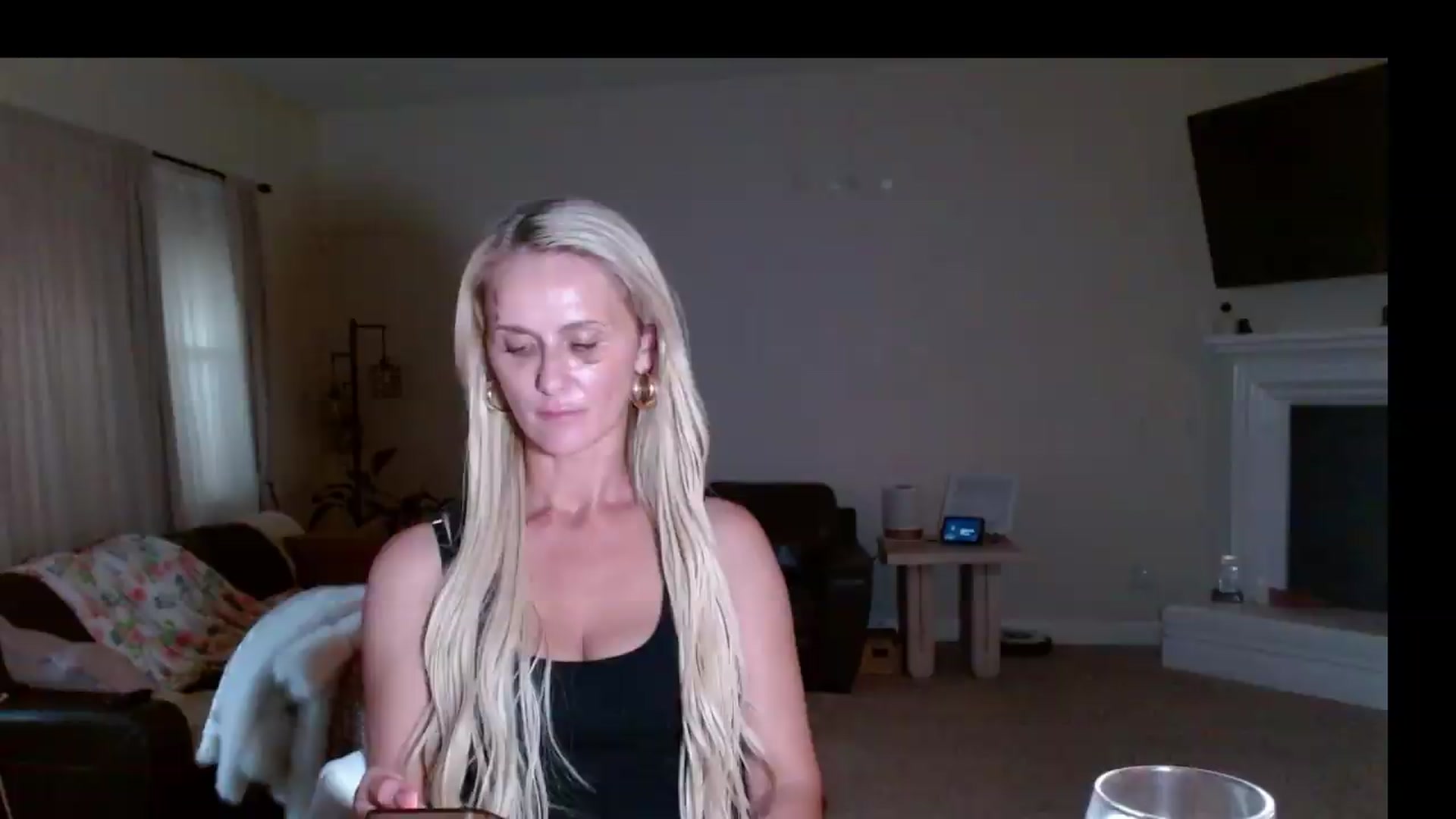 Gallery image thumbnail from MissMayah's myfreecams stream on, 08/10/2026, 03:07 image 8 of 20