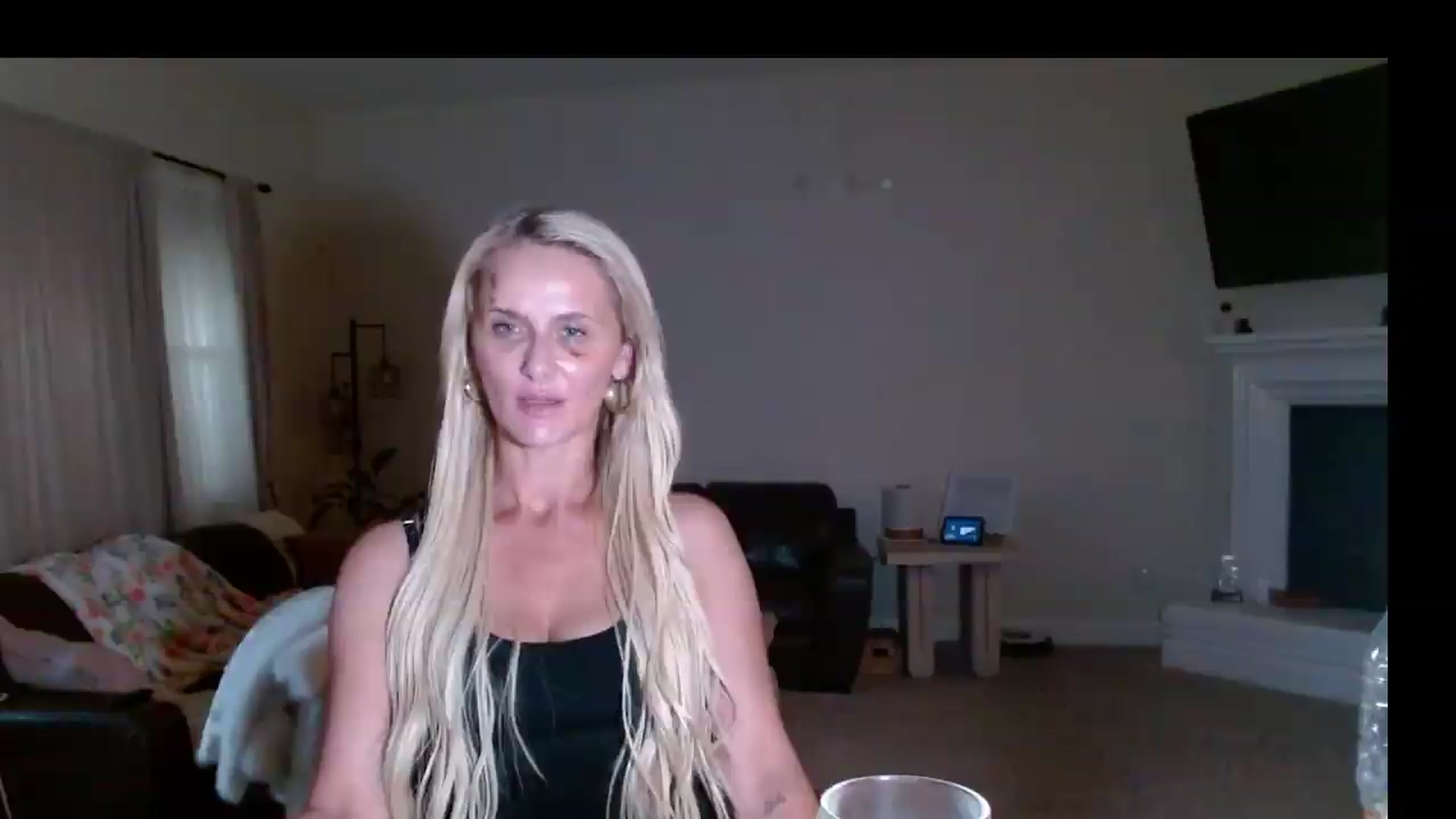 Gallery image thumbnail from MissMayah's myfreecams stream on, 08/10/2026, 03:07 image 12 of 20