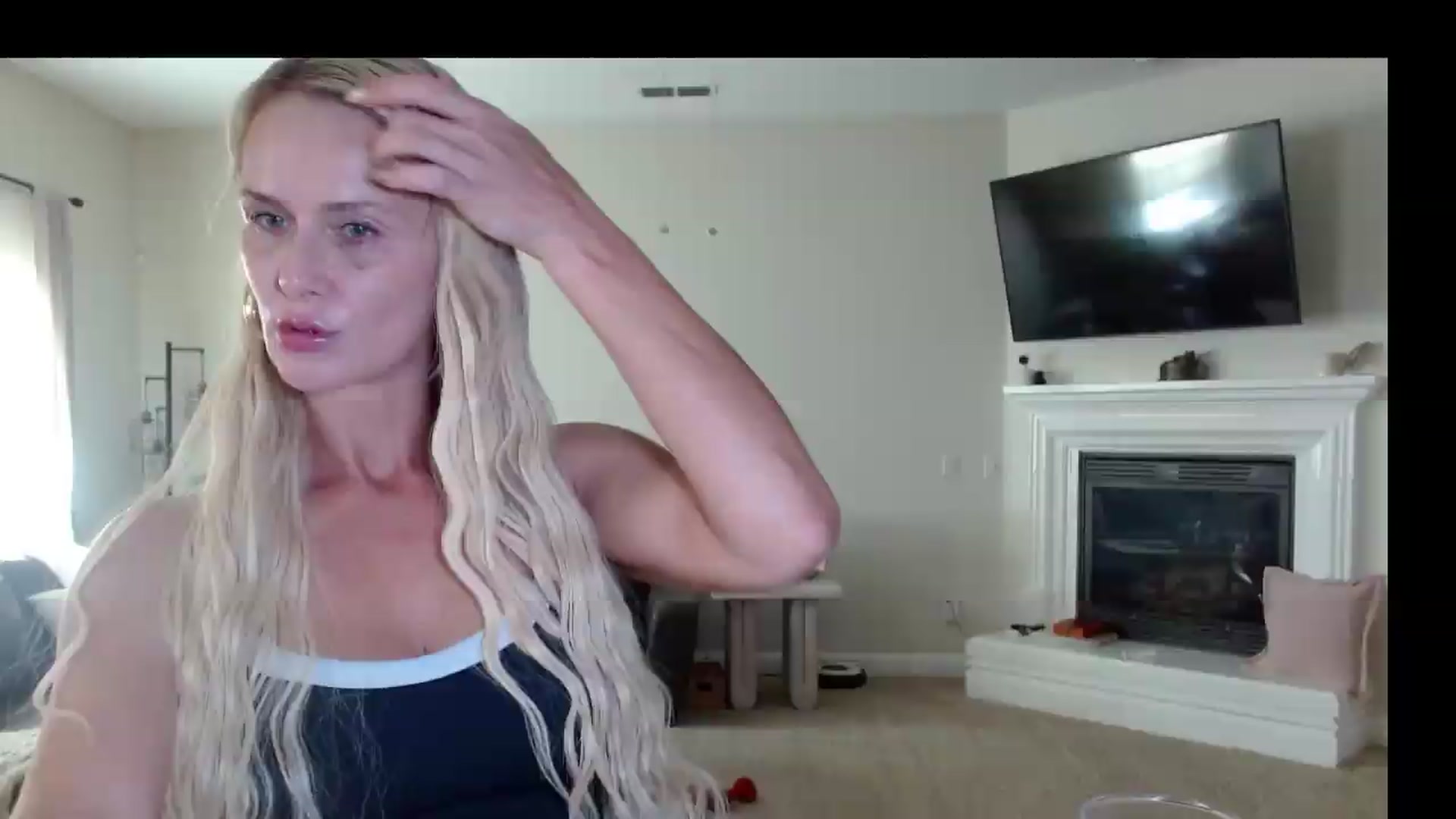 Gallery image thumbnail from MissMayah's myfreecams stream on, 08/18/2026, 01:44 image 5 of 20