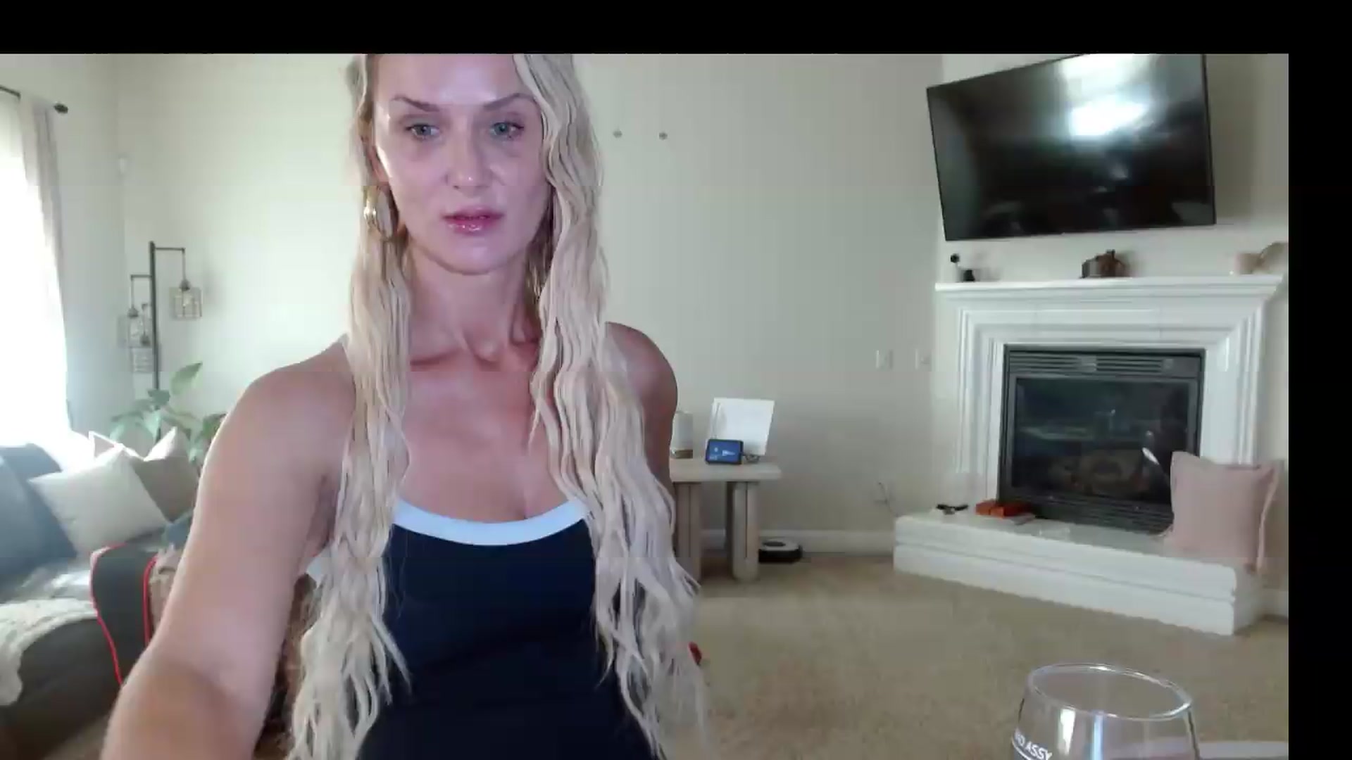 Gallery image thumbnail from MissMayah's myfreecams stream on, 08/18/2026, 01:44 image 6 of 20