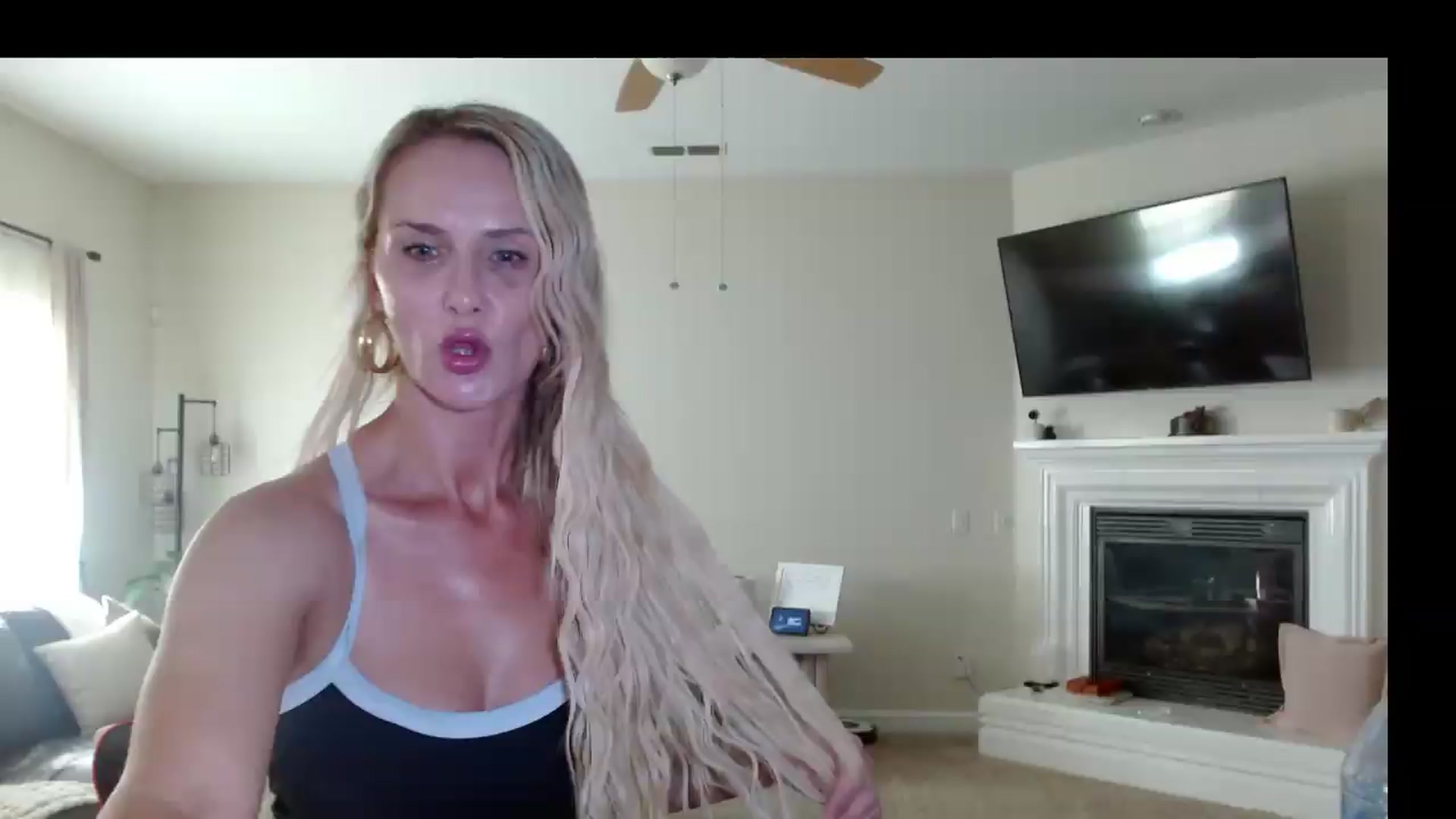 Gallery image thumbnail from MissMayah's myfreecams stream on, 08/18/2026, 01:44 image 14 of 20