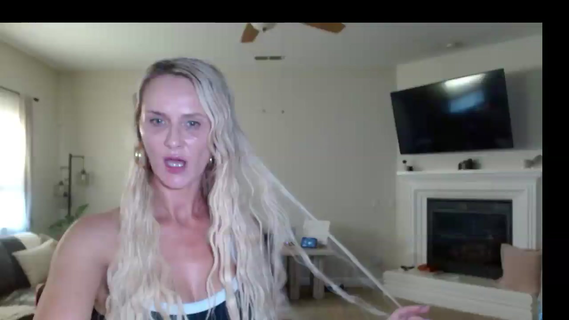 Gallery image thumbnail from MissMayah's myfreecams stream on, 08/18/2026, 01:44 image 19 of 20
