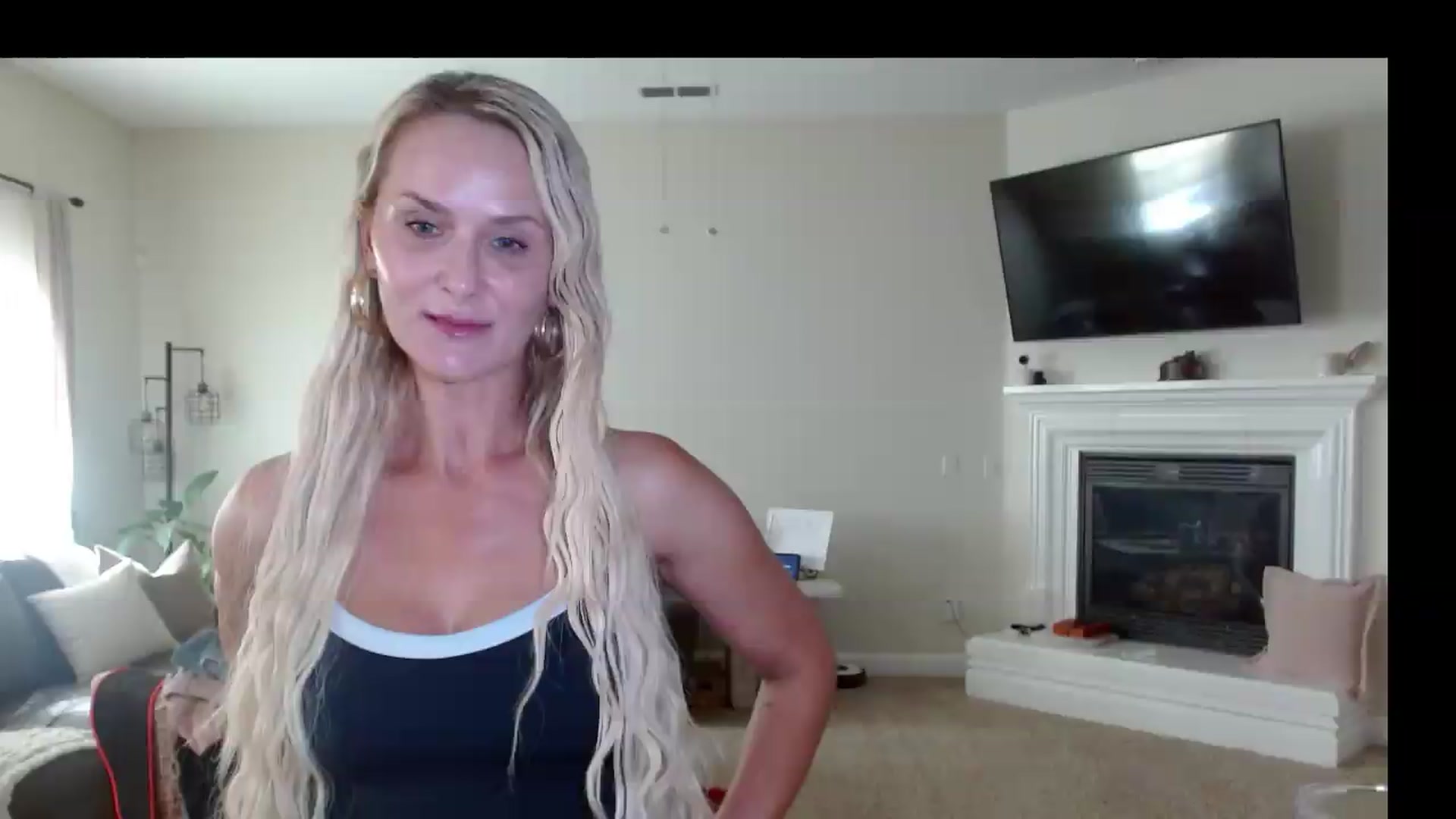 Gallery image thumbnail from MissMayah's myfreecams stream on, 08/18/2026, 01:44 image 3 of 20