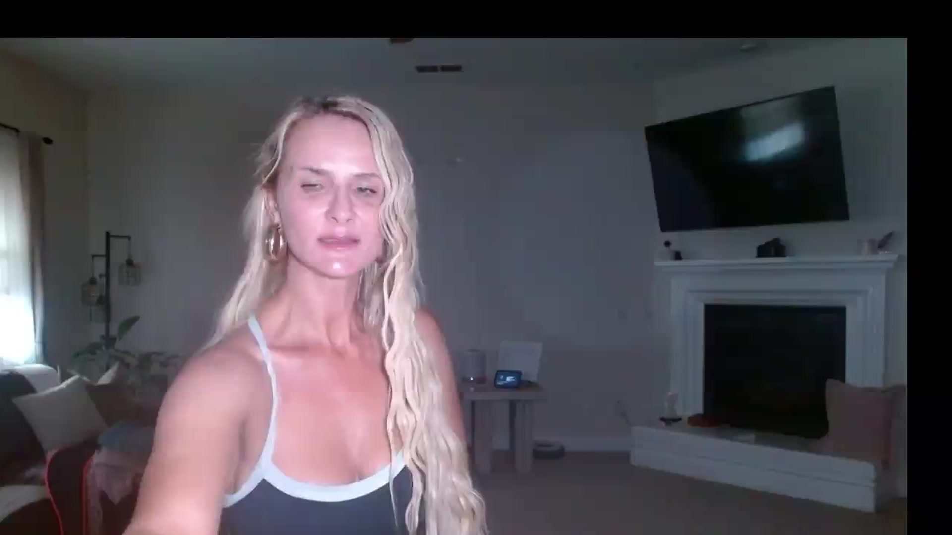 Gallery image thumbnail from MissMayah's myfreecams stream on, 08/18/2026, 02:20 image 12 of 20
