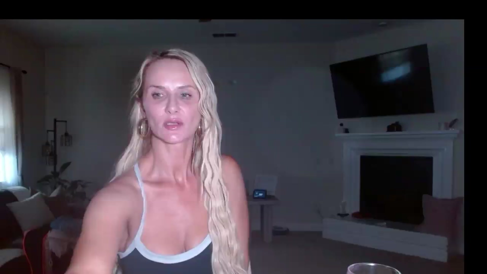 Gallery image thumbnail from MissMayah's myfreecams stream on, 08/18/2026, 02:20 image 18 of 20