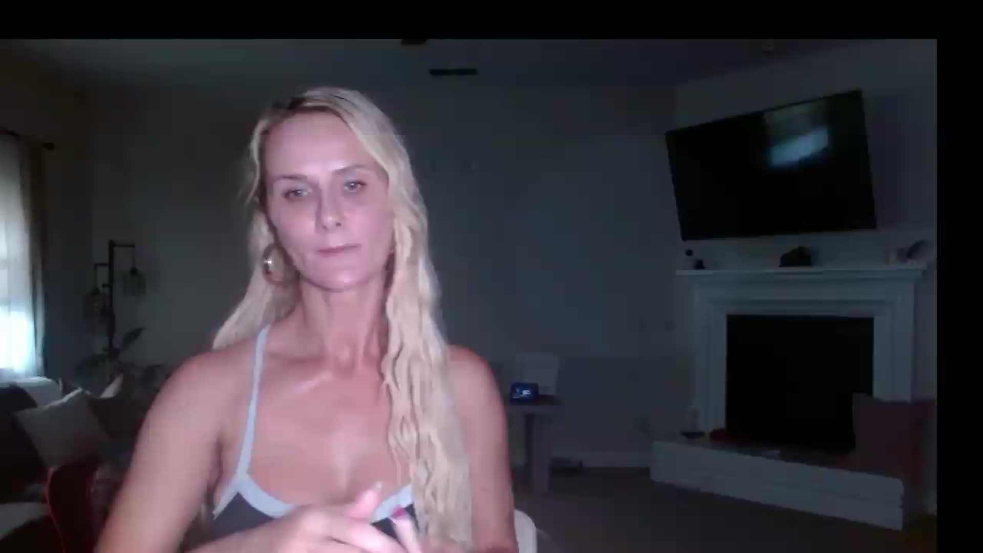 Gallery image thumbnail from MissMayah's myfreecams stream on, 08/18/2026, 02:20 image 7 of 20