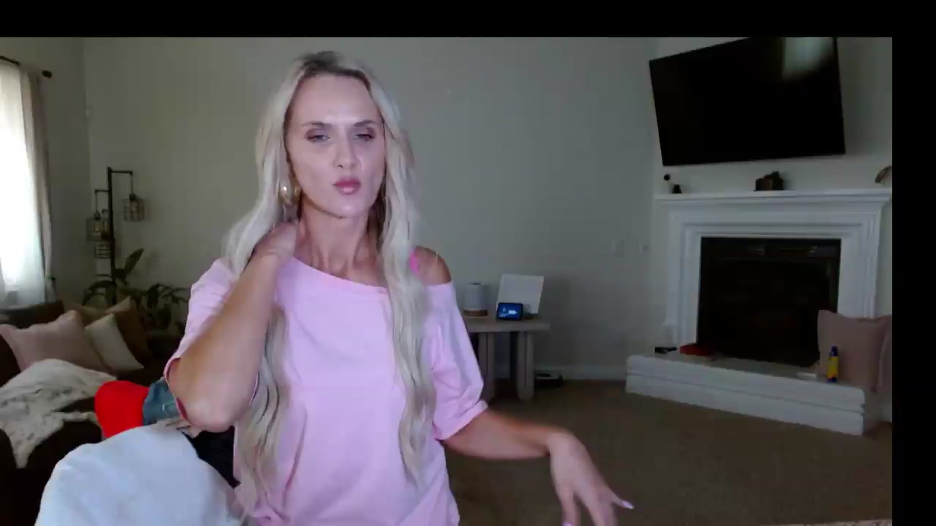 Gallery image thumbnail from MissMayah's myfreecams stream on, 08/23/2026, 21:36 image 8 of 20