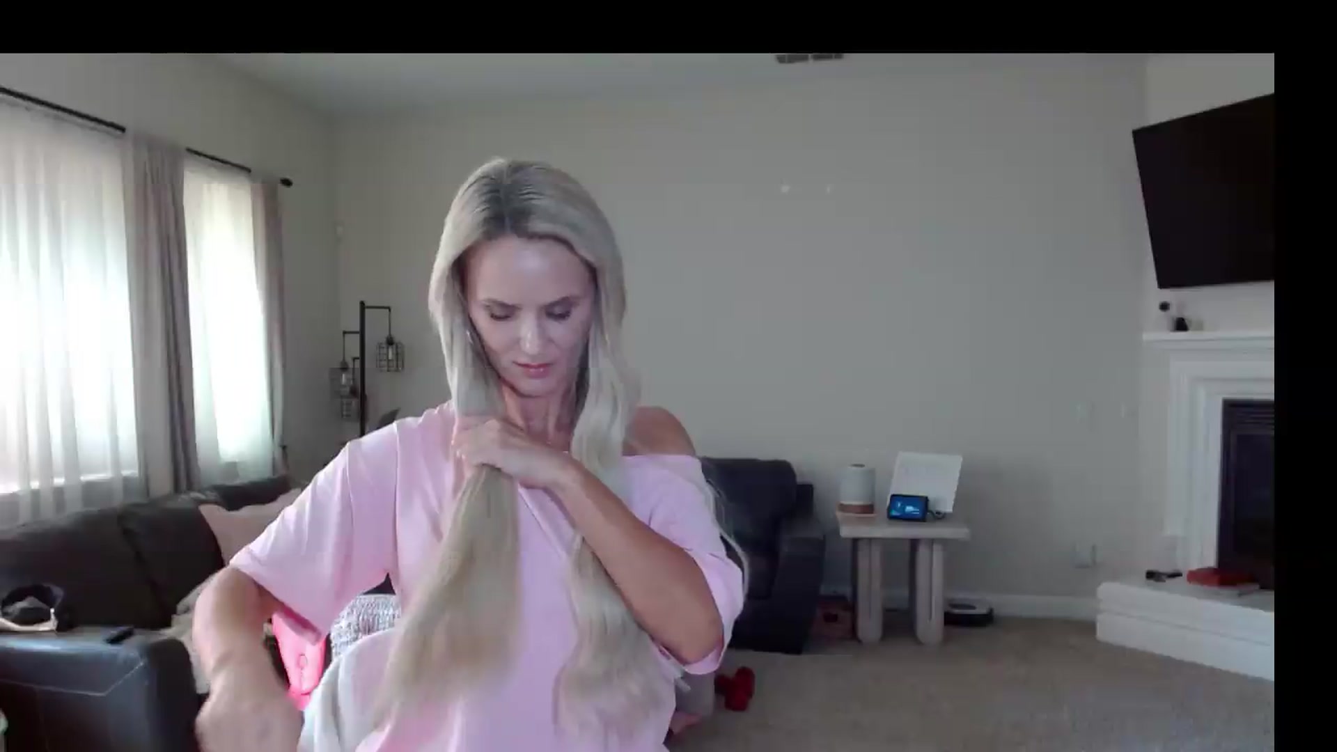Gallery image thumbnail from MissMayah's myfreecams stream on, 08/23/2026, 22:10 image 13 of 20