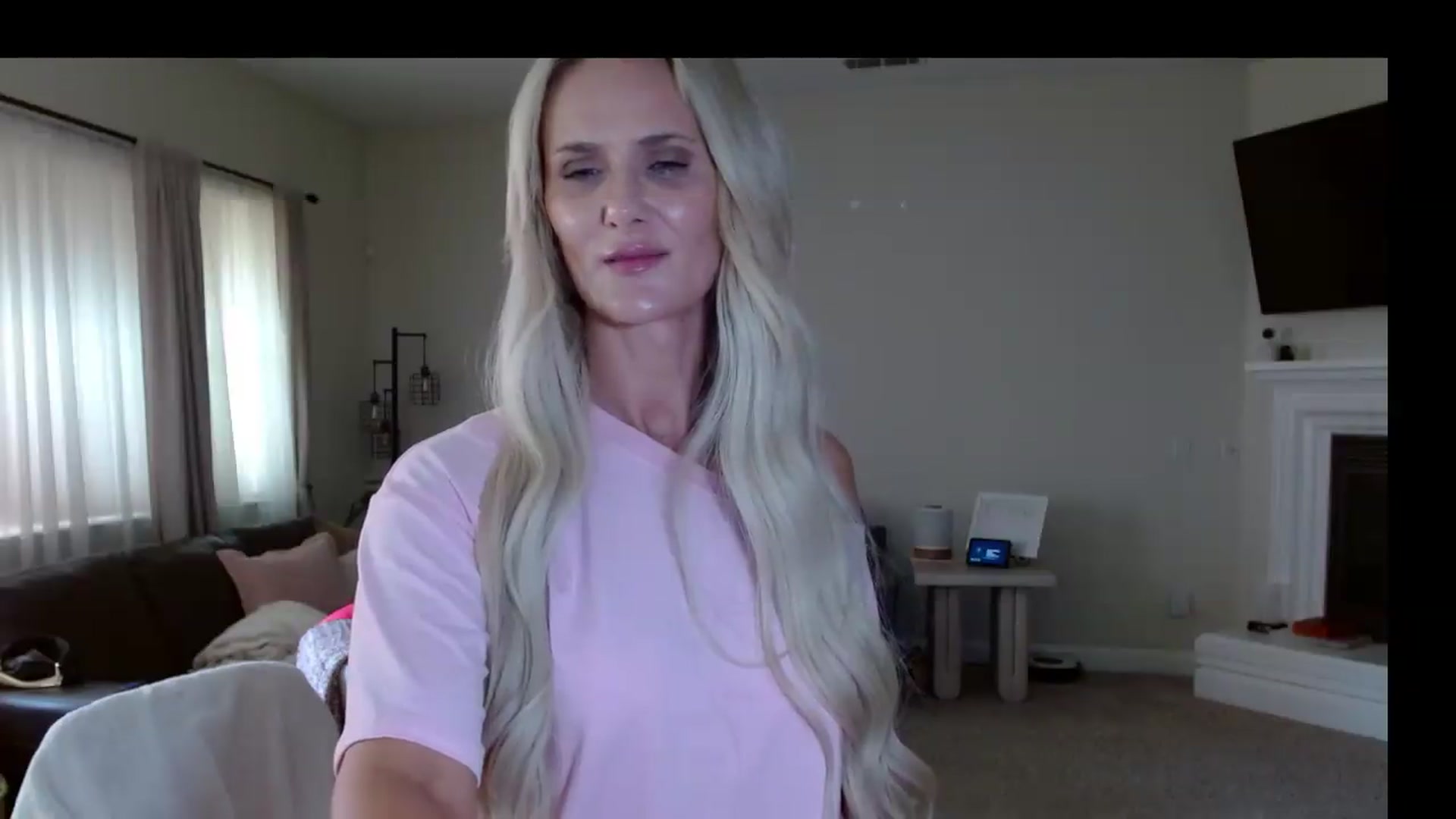 Gallery image thumbnail from MissMayah's myfreecams stream on, 08/23/2026, 22:10 image 18 of 20