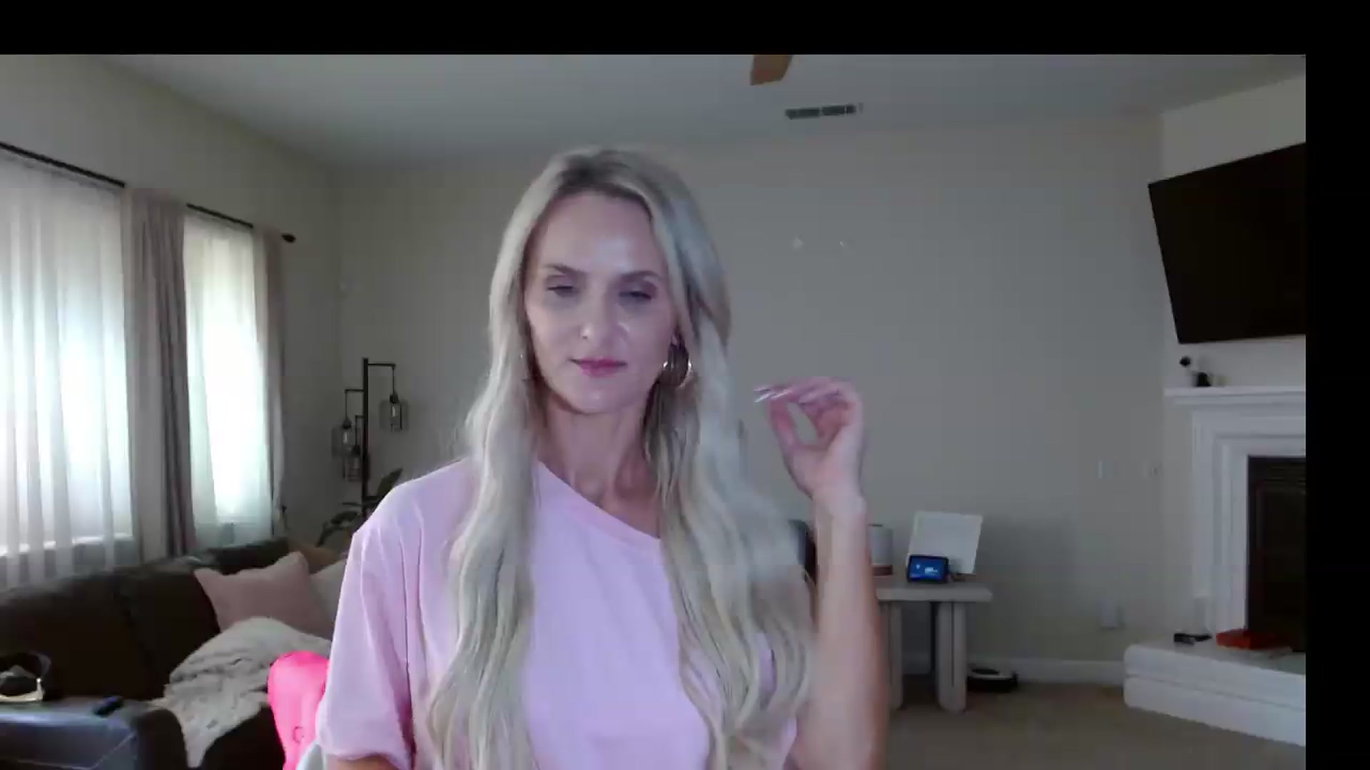 Gallery image thumbnail from MissMayah's myfreecams stream on, 08/23/2026, 22:10 image 12 of 20