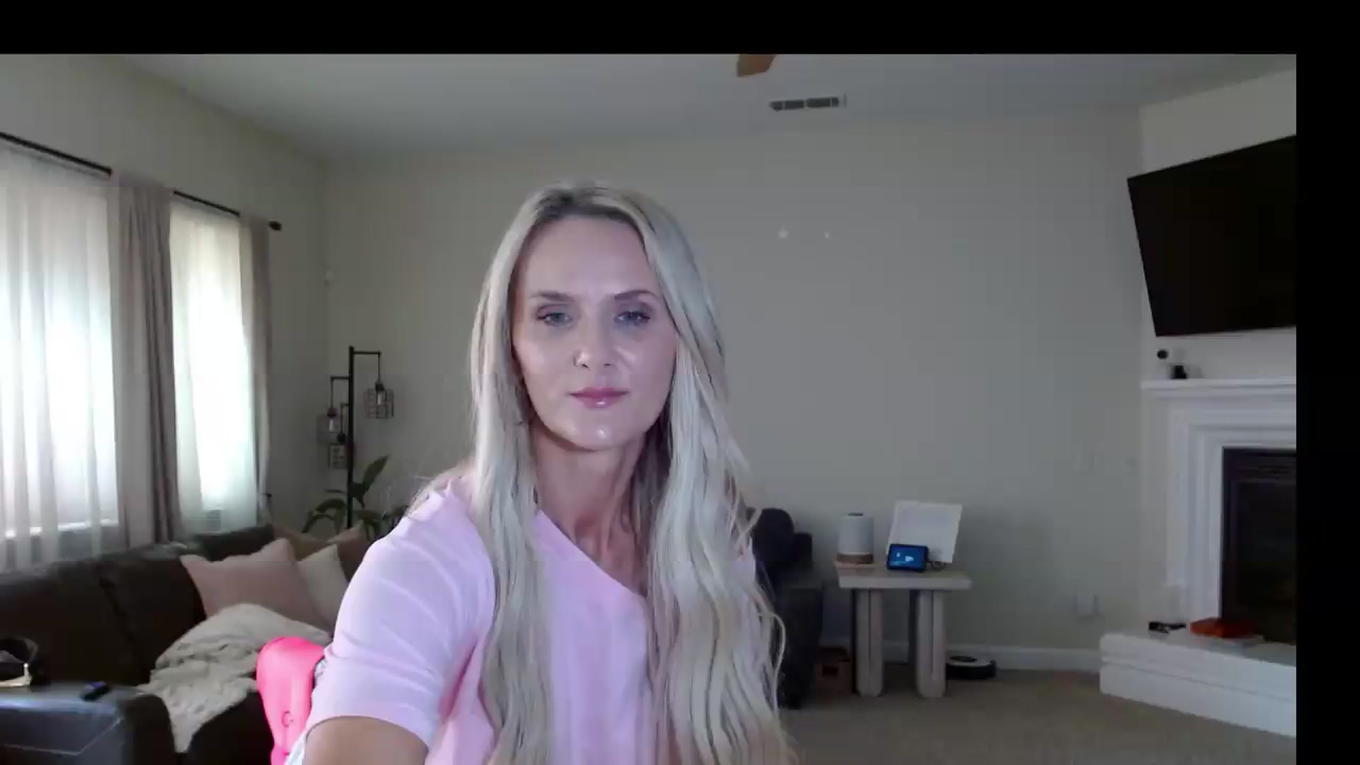 Gallery image thumbnail from MissMayah's myfreecams stream on, 08/23/2026, 22:10 image 2 of 20
