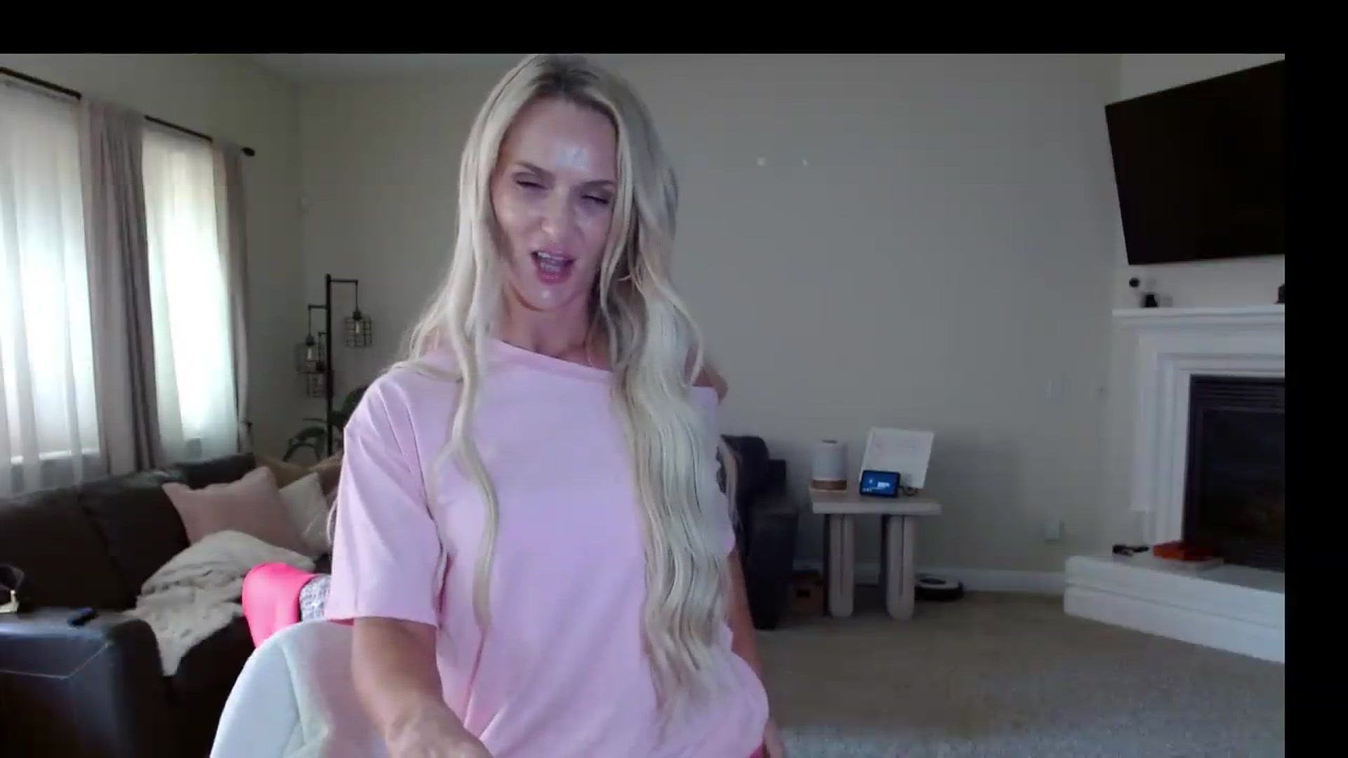 Gallery image thumbnail from MissMayah's myfreecams stream on, 08/23/2026, 22:10 image 5 of 20