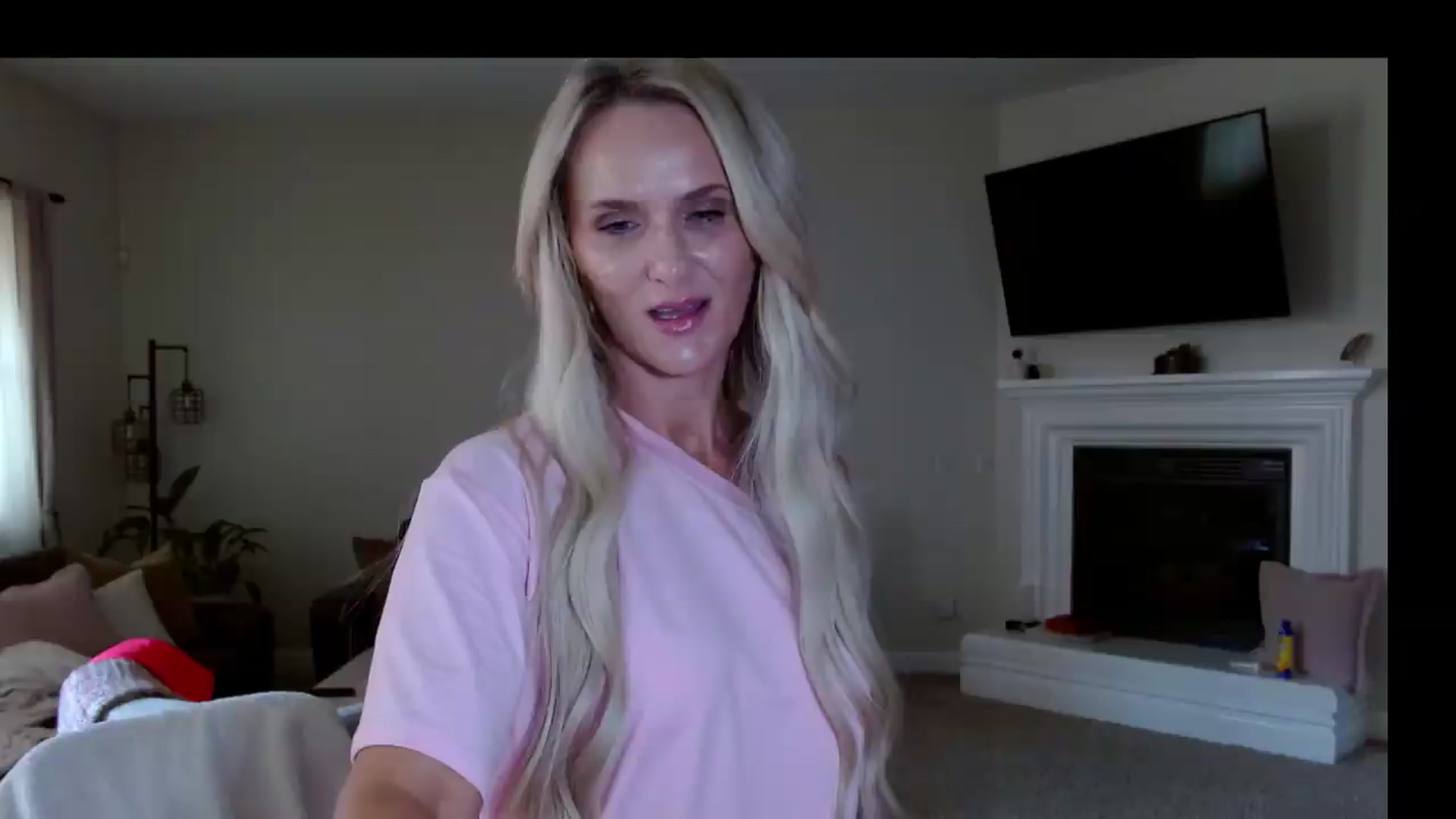 Gallery image thumbnail from MissMayah's myfreecams stream on, 08/23/2026, 23:09 image 3 of 20