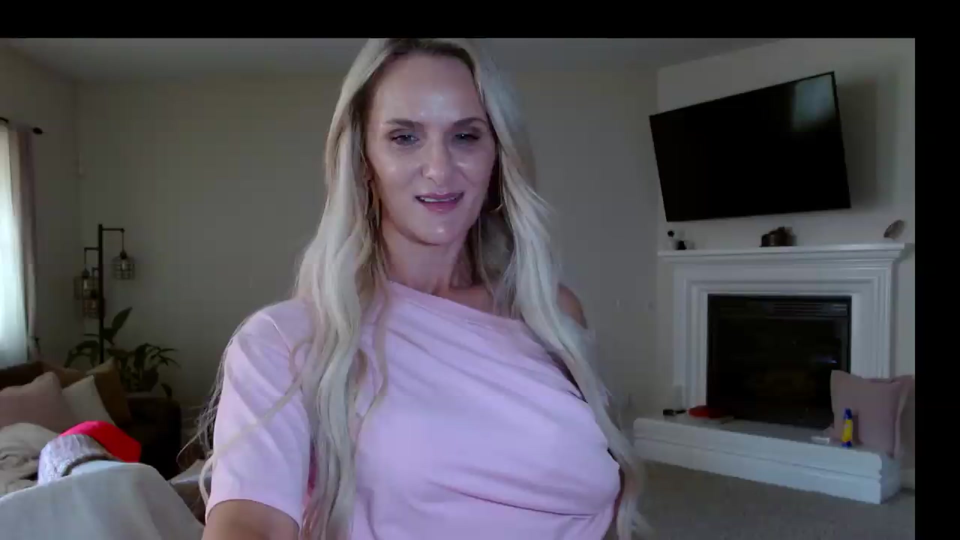 Gallery image thumbnail from MissMayah's myfreecams stream on, 08/23/2026, 23:09 image 2 of 20