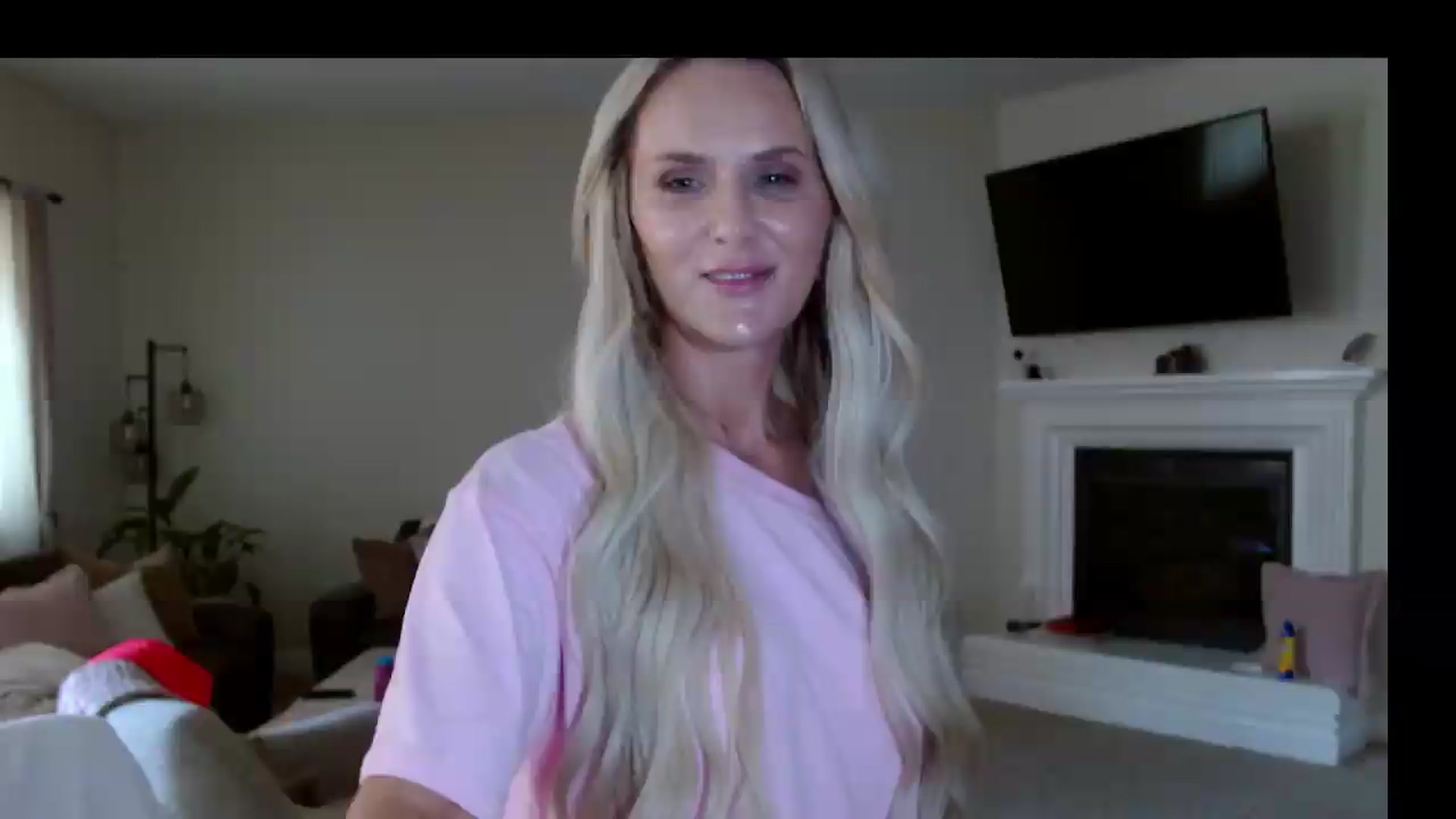 Gallery image thumbnail from MissMayah's myfreecams stream on, 08/23/2026, 23:09 image 1 of 20