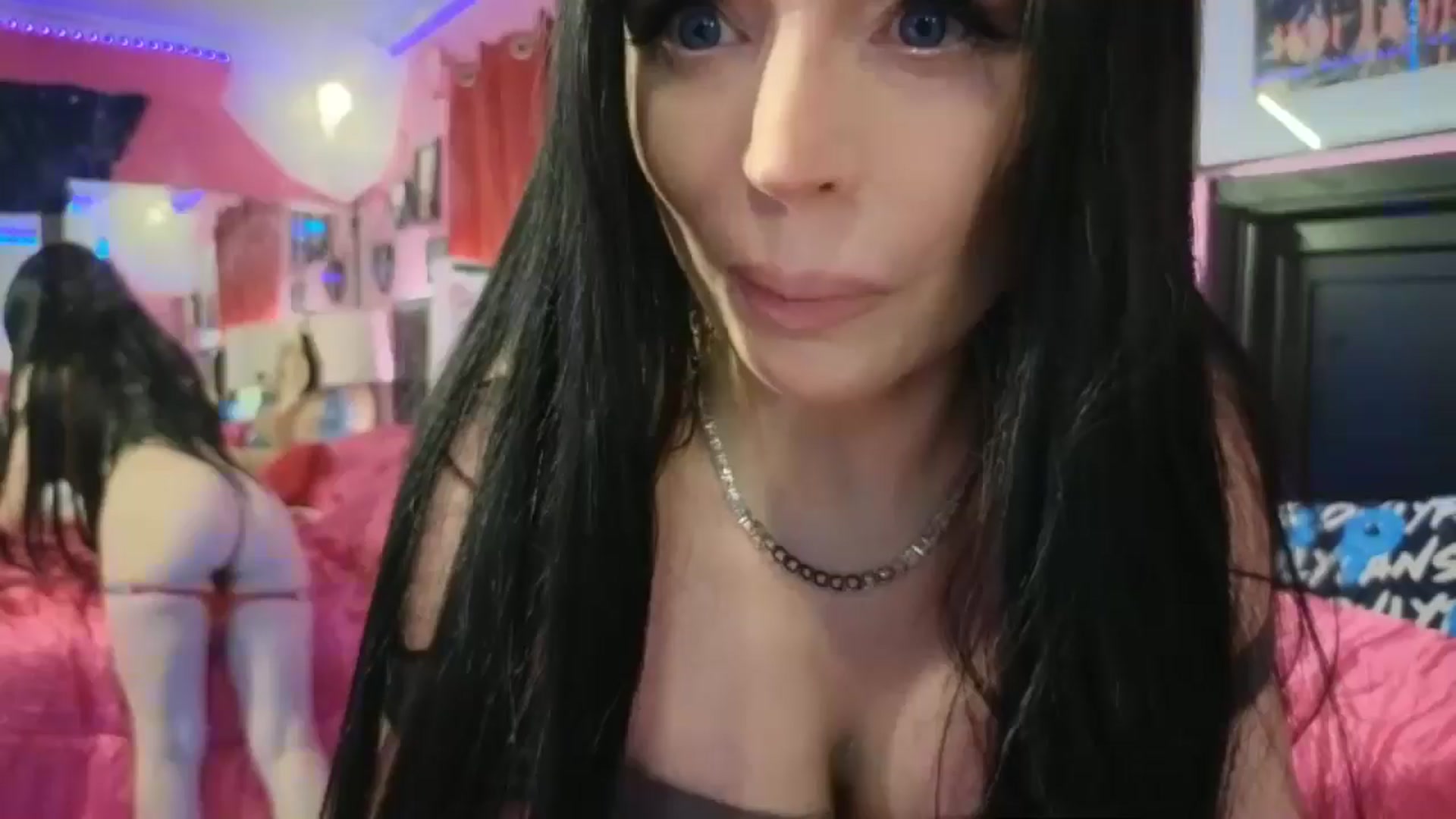 Gallery image thumbnail from MissMeganFux's myfreecams stream on, 08/18/2024, 21:59 image 14 of 20