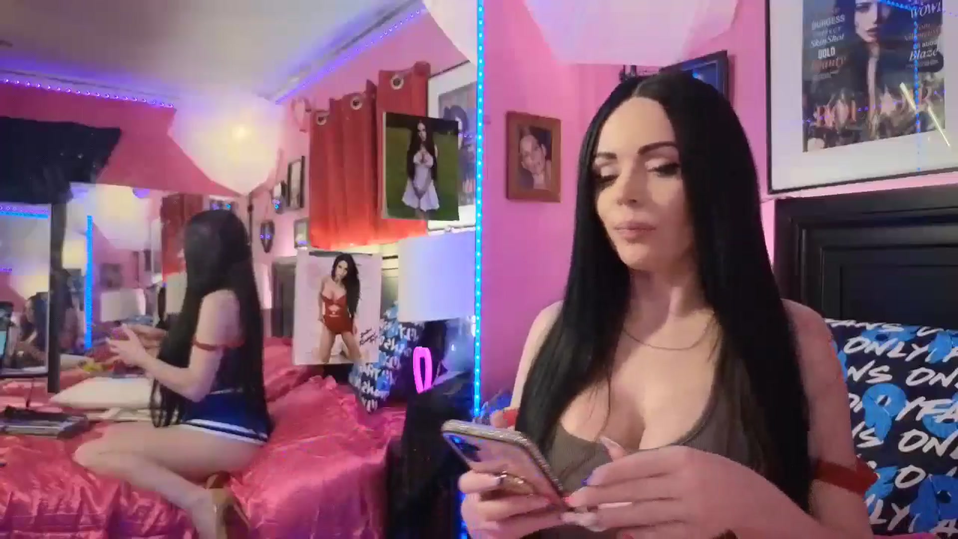 Gallery image thumbnail from MissMeganFux's myfreecams stream on, 08/18/2024, 21:59 image 7 of 20