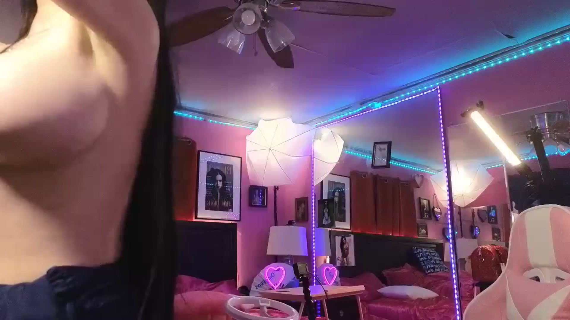 Gallery image thumbnail from MissMeganFux's myfreecams stream on, 08/25/2024, 11:06 image 14 of 20