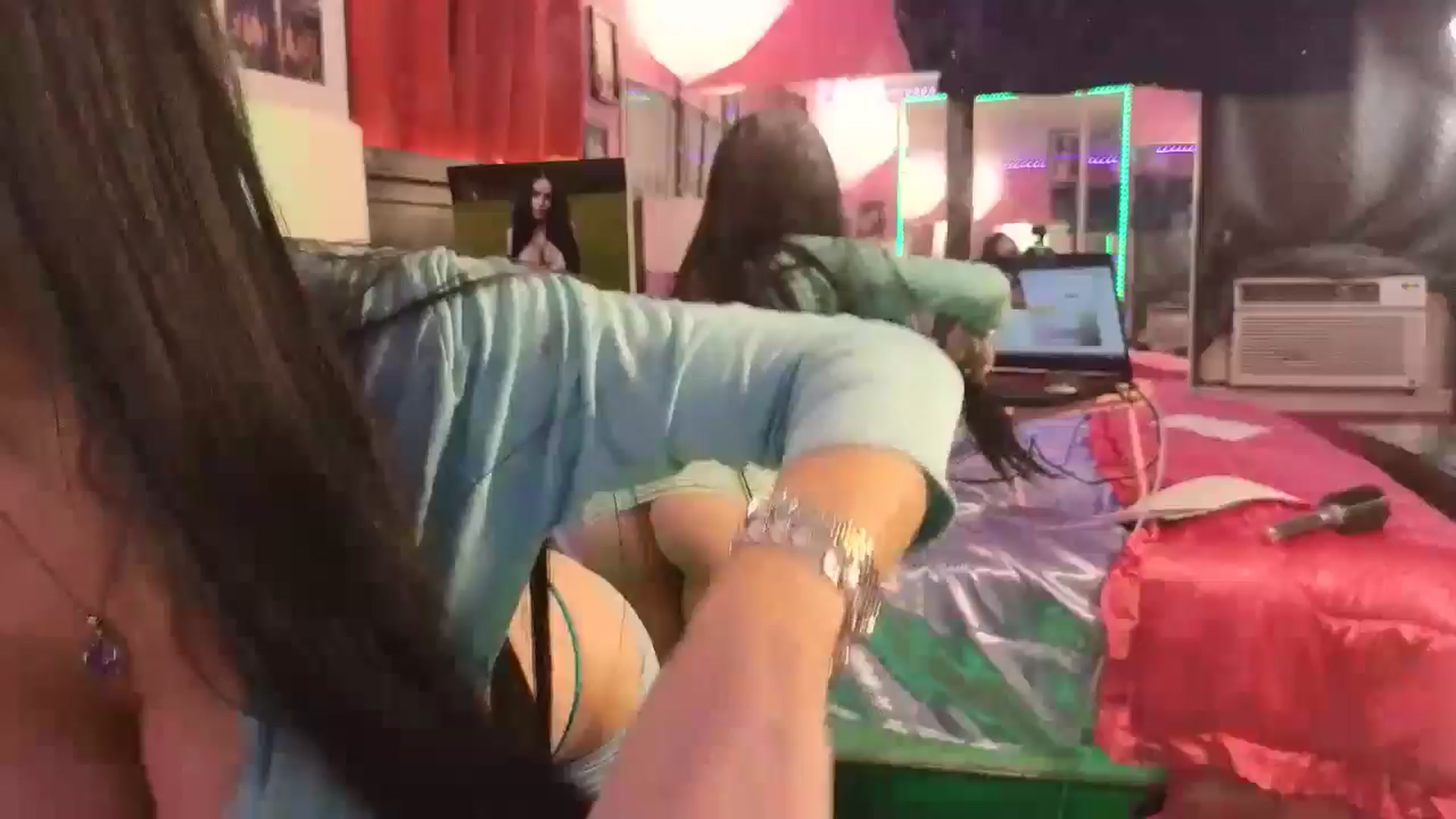 Gallery image thumbnail from MissMeganFux's myfreecams stream on, 09/01/2024, 08:55 image 6 of 20