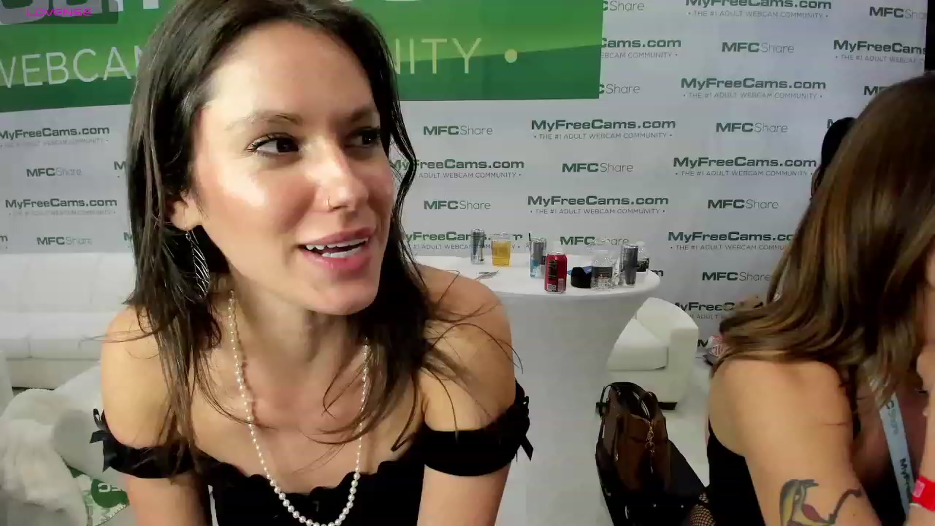 Gallery image thumbnail from MissMiaShelby's myfreecams stream on, 01/27/2024, 03:18 image 13 of 20