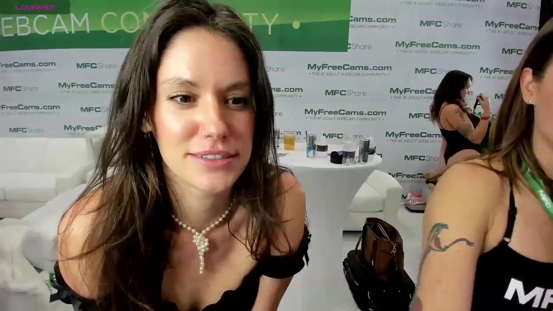 Gallery image thumbnail from MissMiaShelby's myfreecams stream on, 01/27/2024, 03:18 image 6 of 20