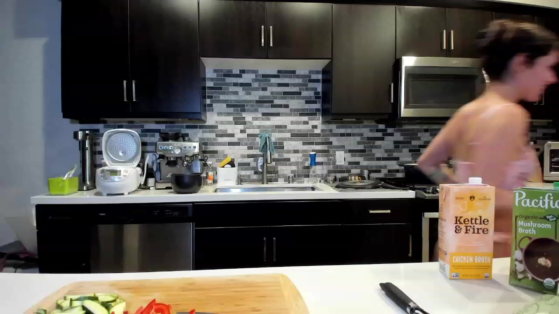 Gallery image thumbnail from MissMiaShelby's myfreecams stream on, 01/31/2024, 03:01 image 3 of 20