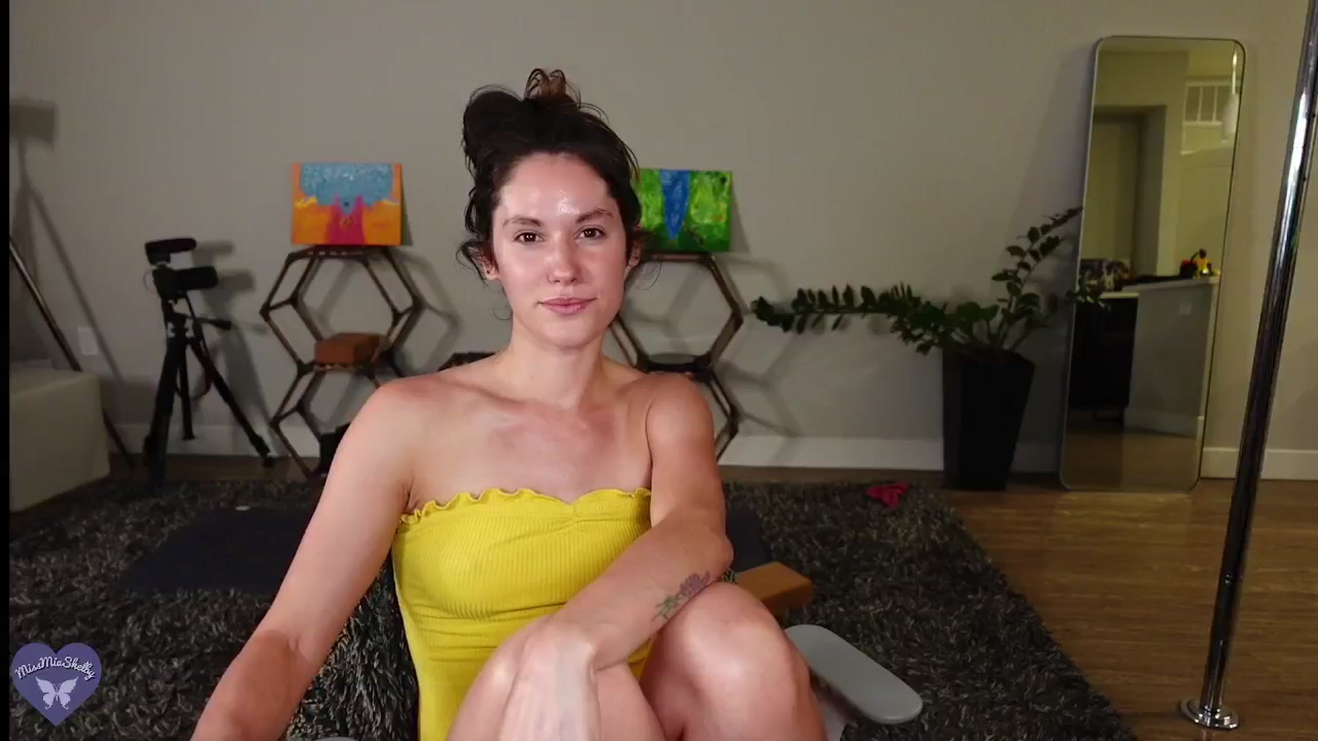 Gallery image thumbnail from MissMiaShelby's myfreecams stream on, 06/29/2024, 05:03 image 8 of 20