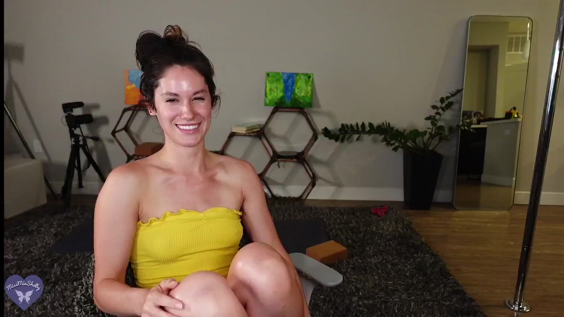 Gallery image thumbnail from MissMiaShelby's myfreecams stream on, 06/29/2024, 05:03 image 7 of 20