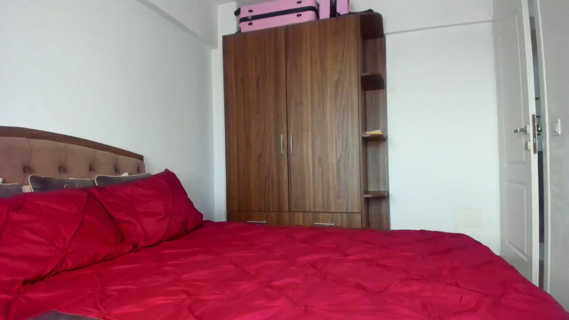 Gallery image thumbnail from MissMiaa's myfreecams stream on, 05/11/2024, 17:21 image 7 of 20