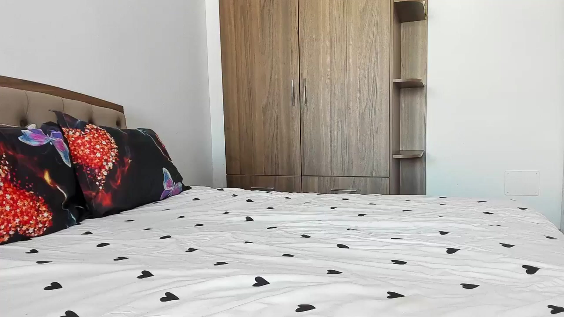 Gallery image thumbnail from MissMiaa's myfreecams stream on, 06/12/2024, 15:10 image 2 of 20
