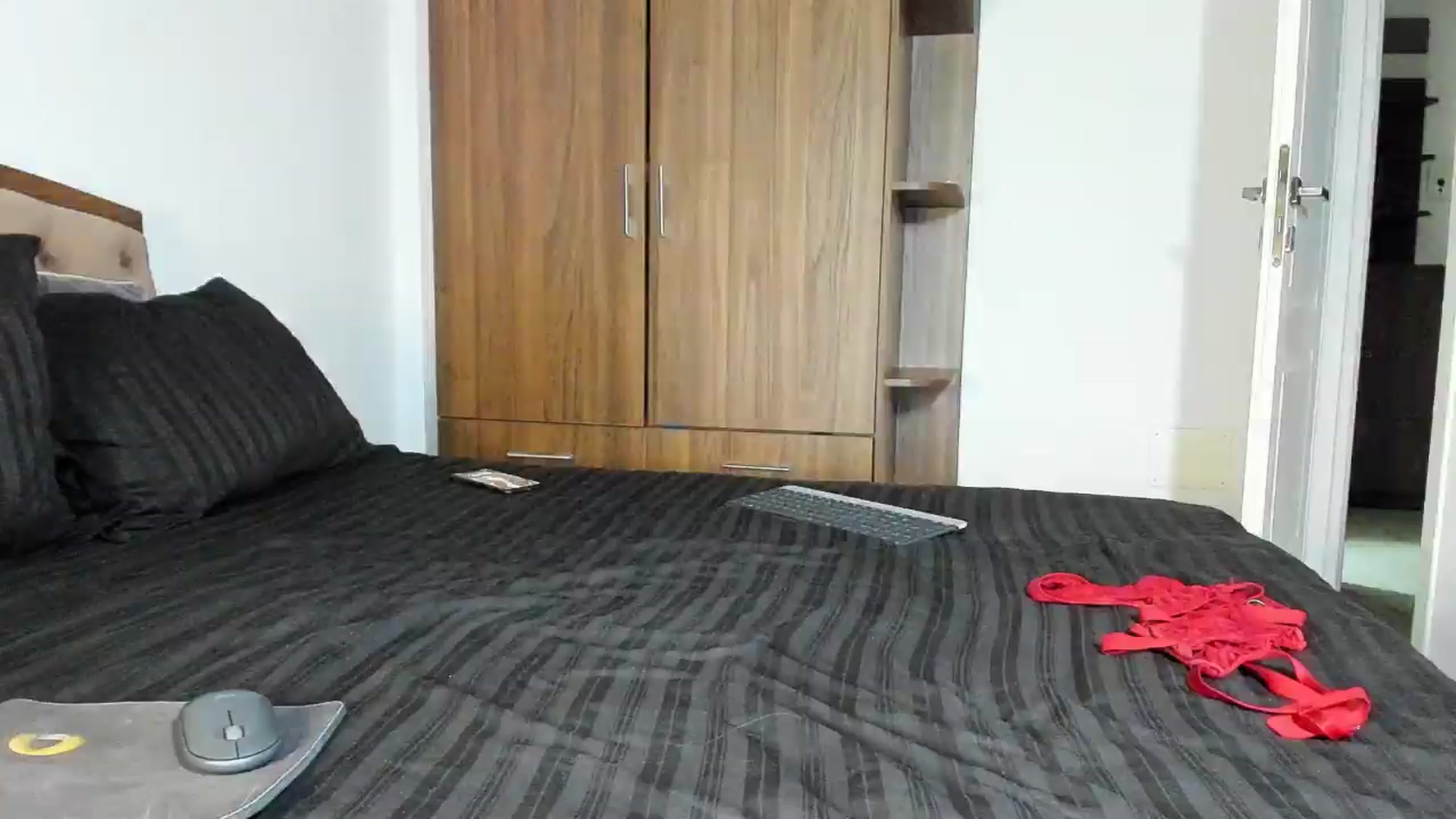 Gallery image thumbnail from MissMiaa's myfreecams stream on, 09/15/2024, 17:44 image 11 of 20