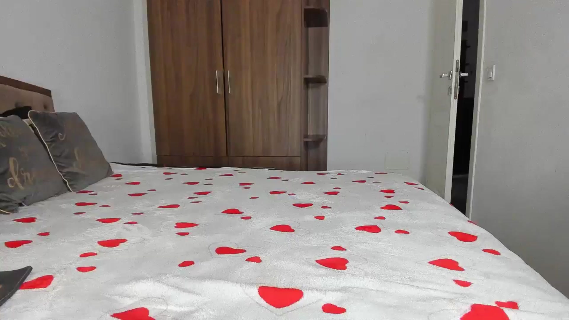 Gallery image thumbnail from MissMiaa's myfreecams stream on, 11/10/2024, 18:50 image 16 of 20