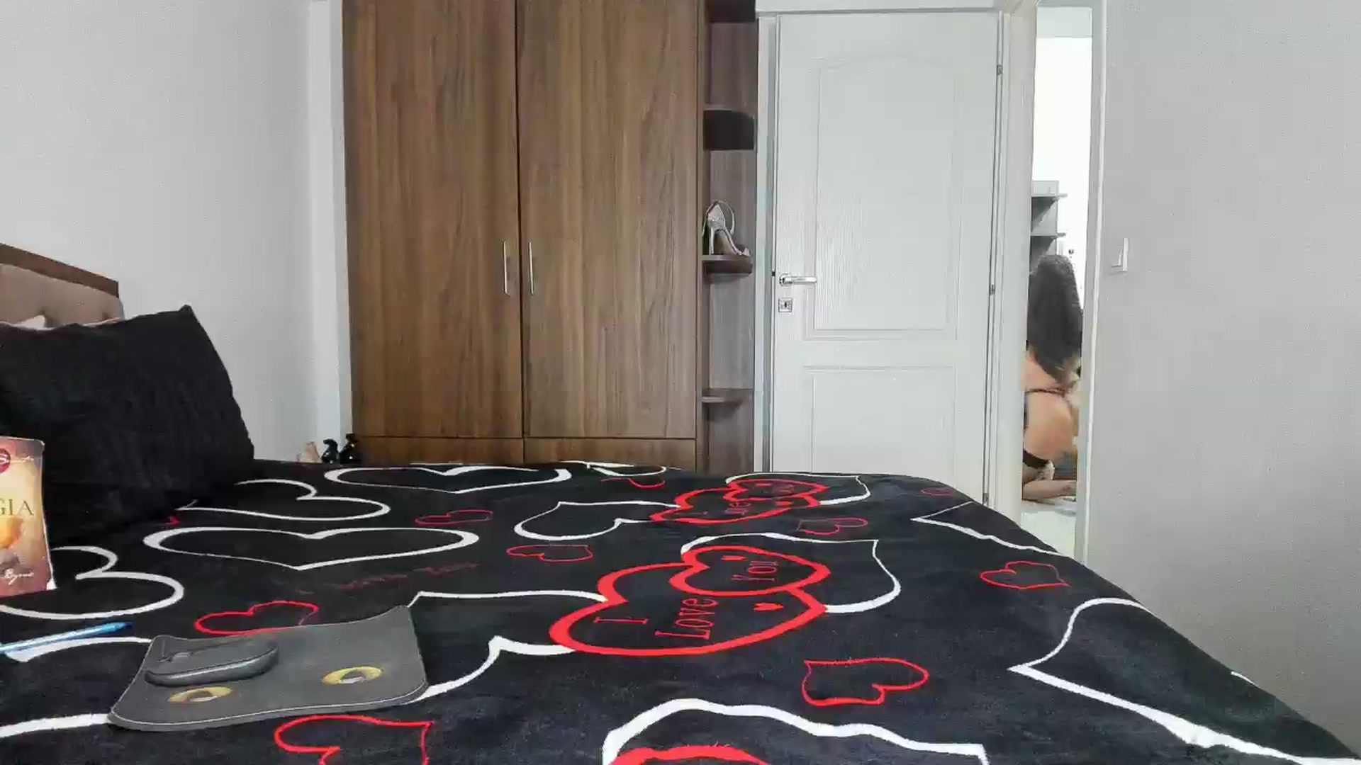 Gallery image thumbnail from MissMiaa's myfreecams stream on, 11/13/2024, 20:06 image 15 of 20