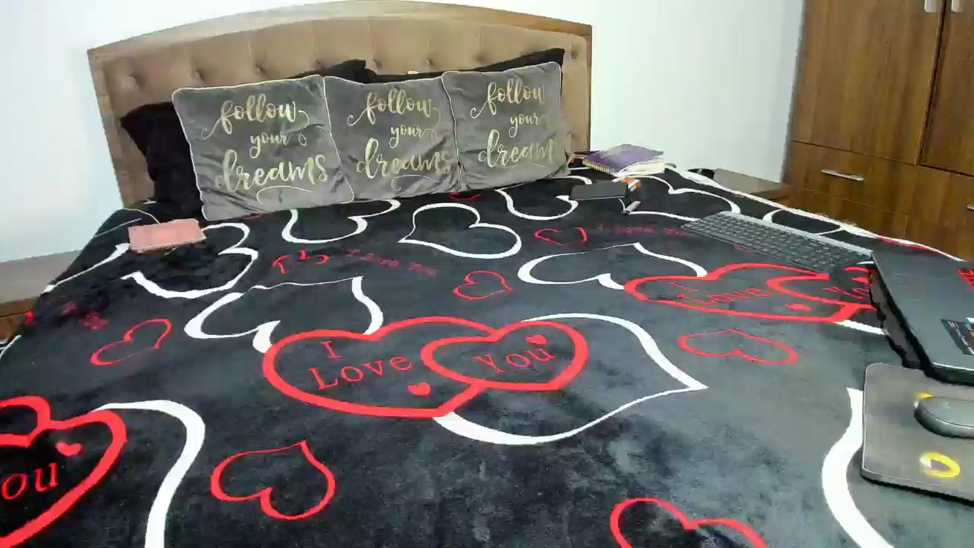 Gallery image thumbnail from MissMiaa's myfreecams stream on, 11/17/2024, 17:30 image 1 of 20