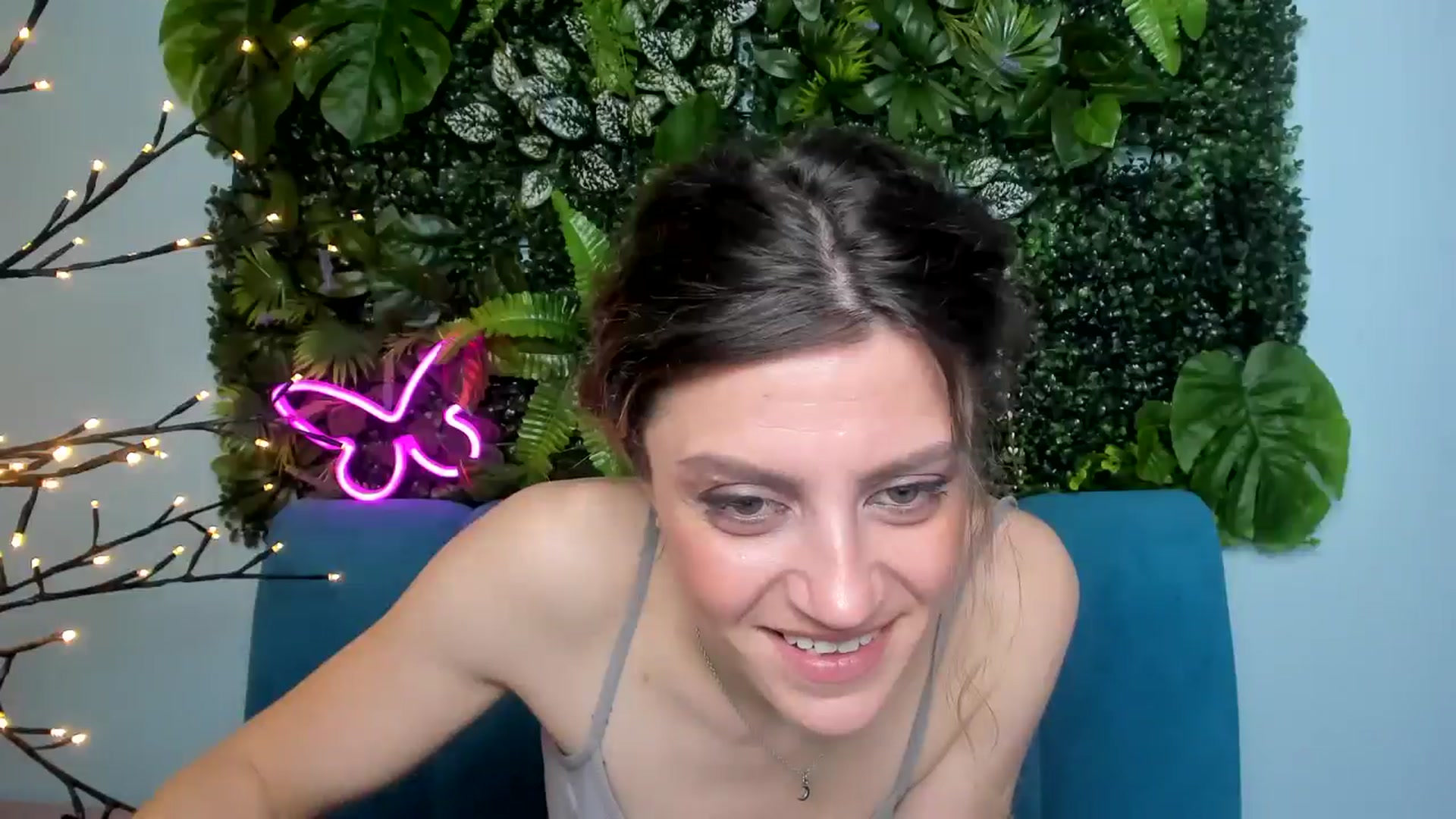 Gallery image thumbnail from MissMilenaa's myfreecams stream on, 05/16/2025, 09:11 image 11 of 20