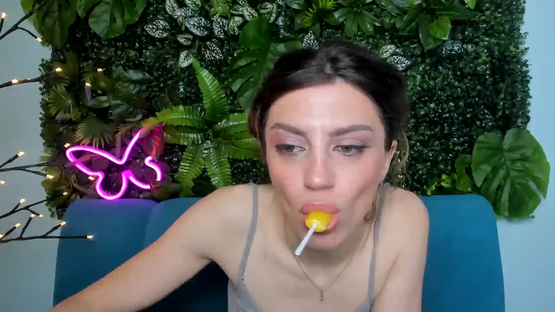 Gallery image thumbnail from MissMilenaa's myfreecams stream on, 05/16/2025, 09:11 image 16 of 20