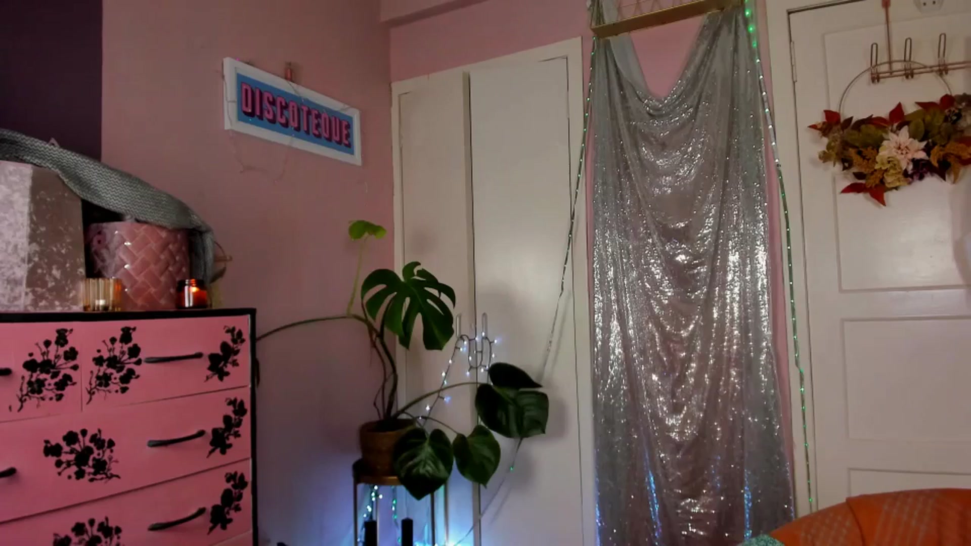 Gallery image thumbnail from MissMimiRose's myfreecams stream on, 02/18/2024, 15:07 image 15 of 20