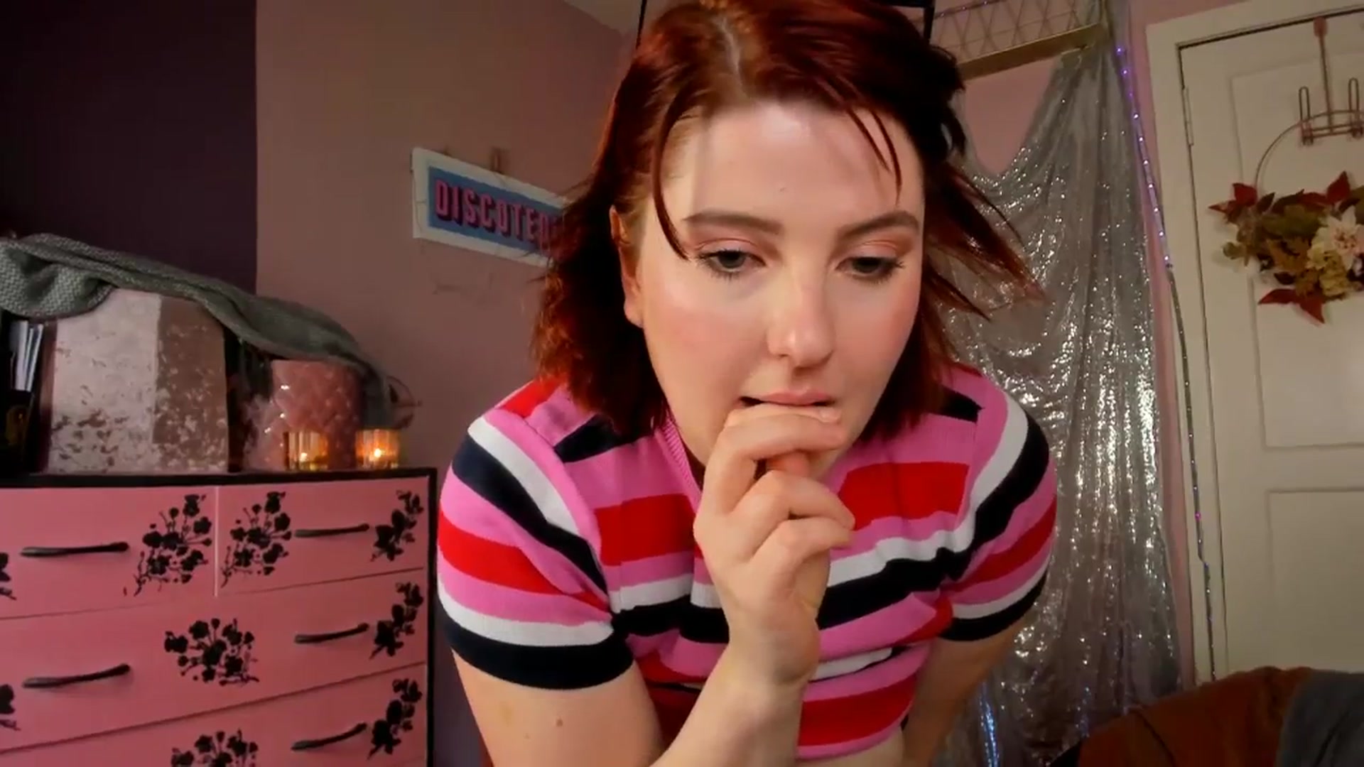 Gallery image thumbnail from MissMimiRose's myfreecams stream on, 02/21/2024, 21:17 image 9 of 20