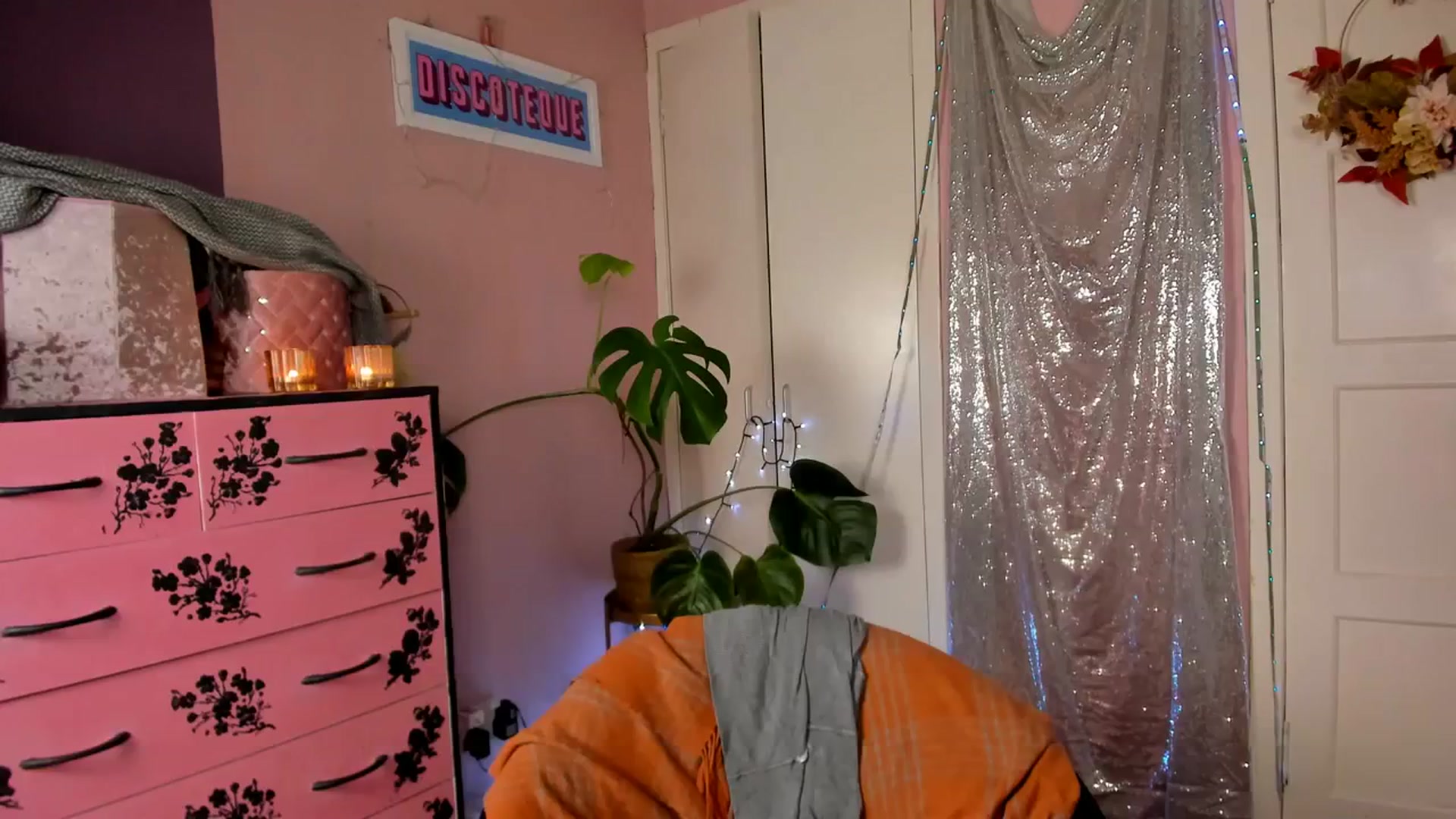 Gallery image thumbnail from MissMimiRose's myfreecams stream on, 02/21/2024, 21:17 image 2 of 20