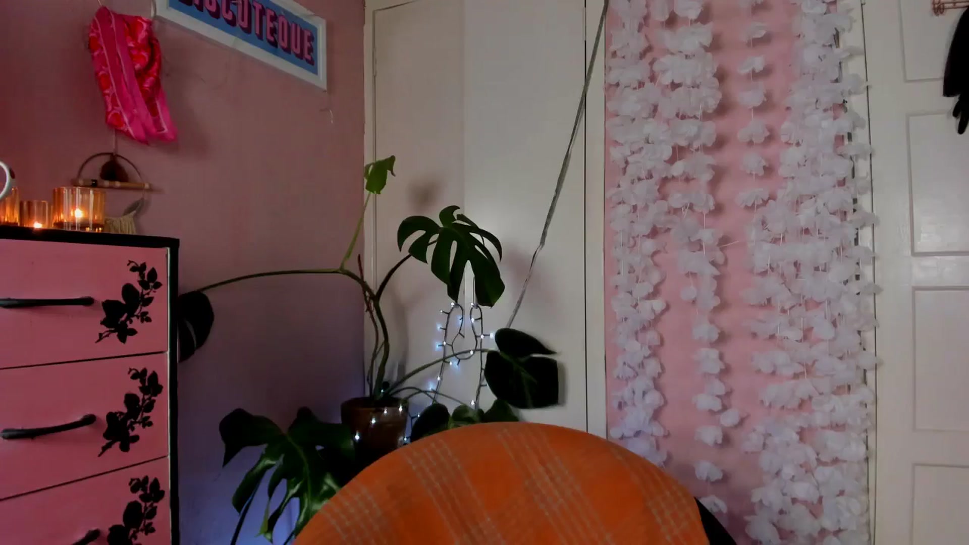 Gallery image thumbnail from MissMimiRose's myfreecams stream on, 03/10/2024, 13:39 image 8 of 20