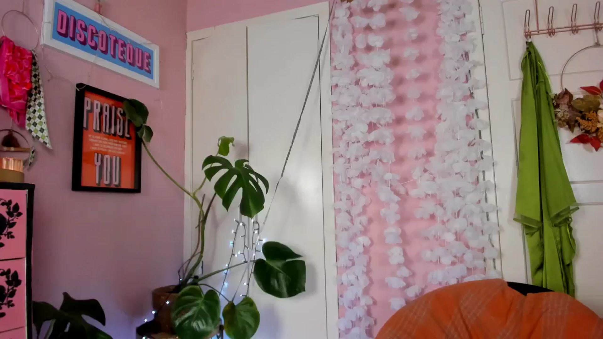 Gallery image thumbnail from MissMimiRose's myfreecams stream on, 03/24/2024, 13:23 image 4 of 20