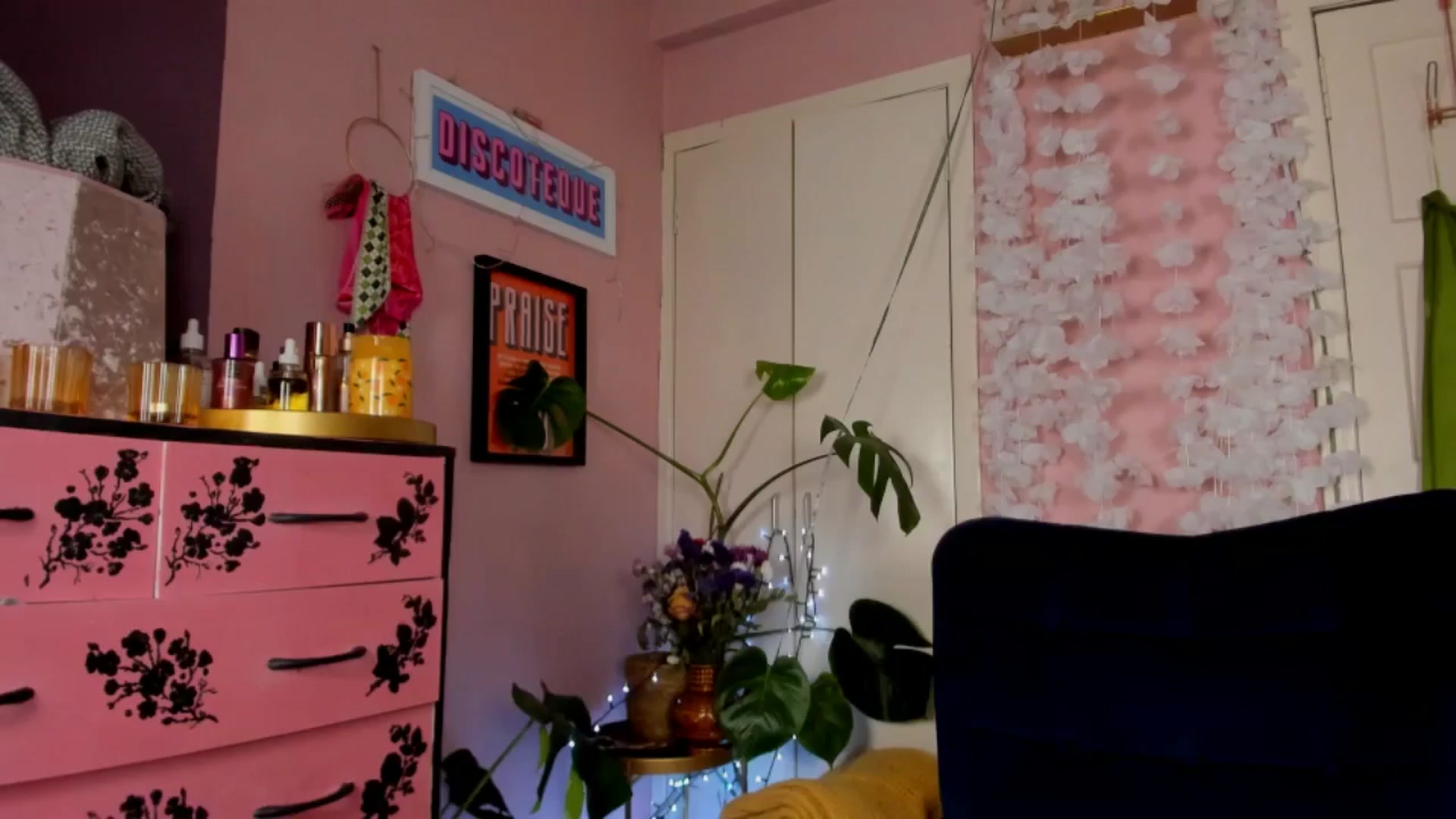 Gallery image thumbnail from MissMimiRose's myfreecams stream on, 04/29/2024, 19:46 image 16 of 20