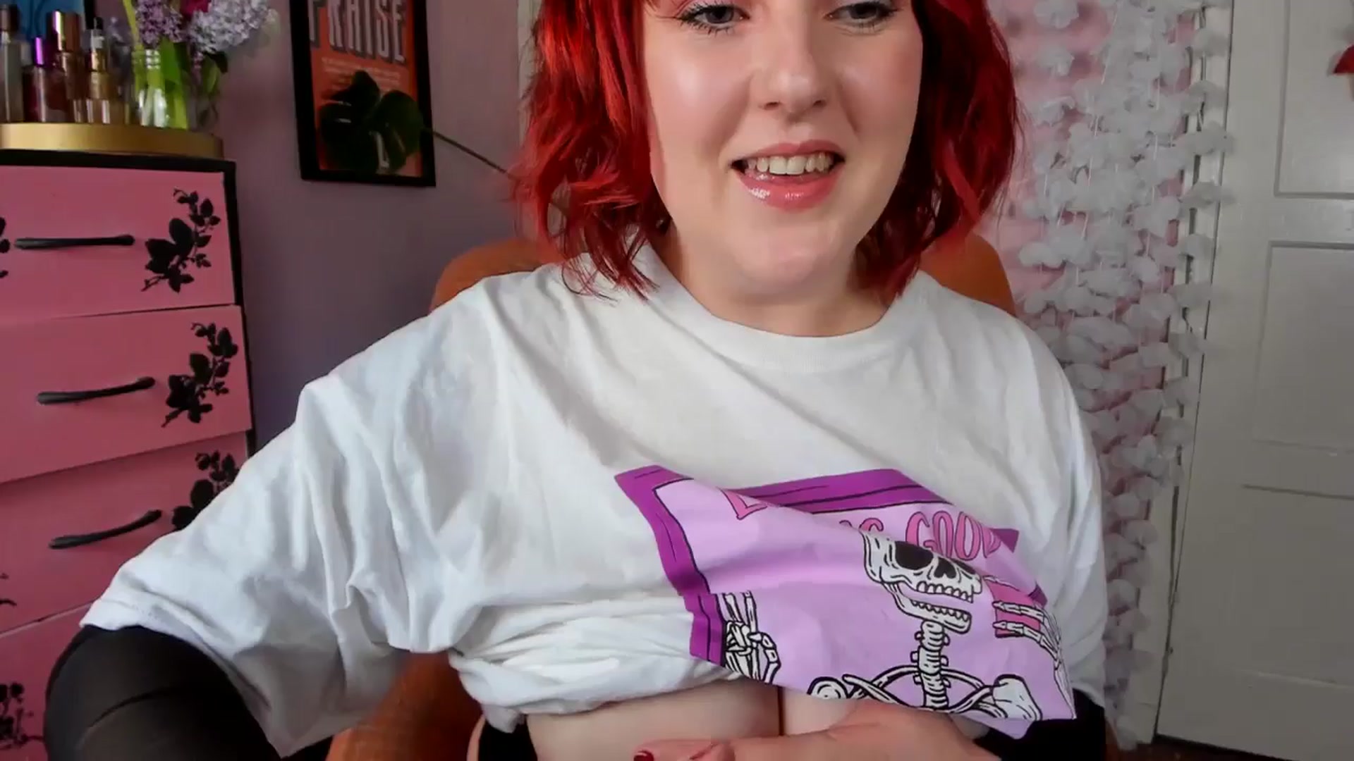 Gallery image thumbnail from MissMimiRose's myfreecams stream on, 05/06/2024, 18:26 image 7 of 20