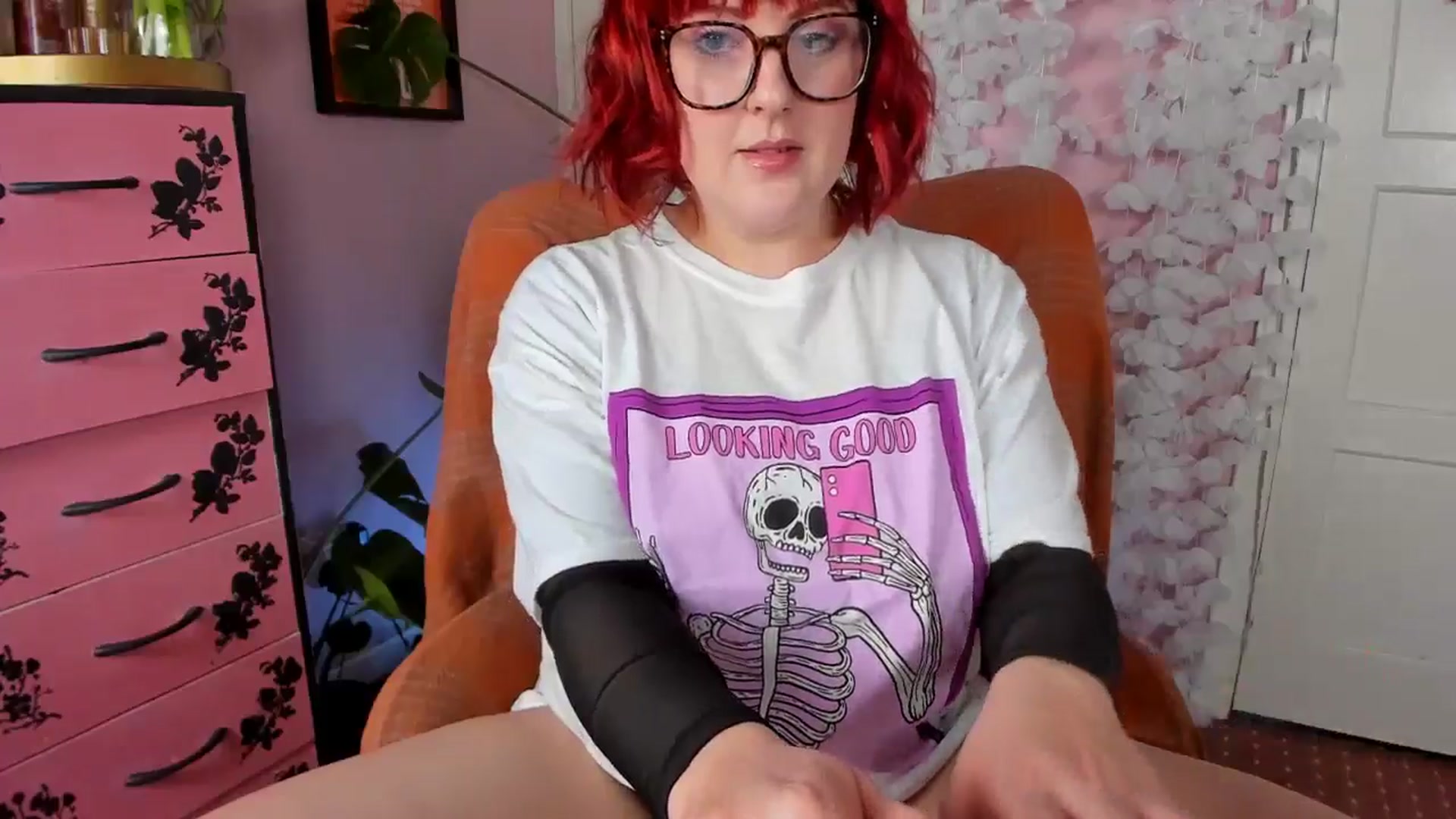 Gallery image thumbnail from MissMimiRose's myfreecams stream on, 05/06/2024, 18:26 image 10 of 20